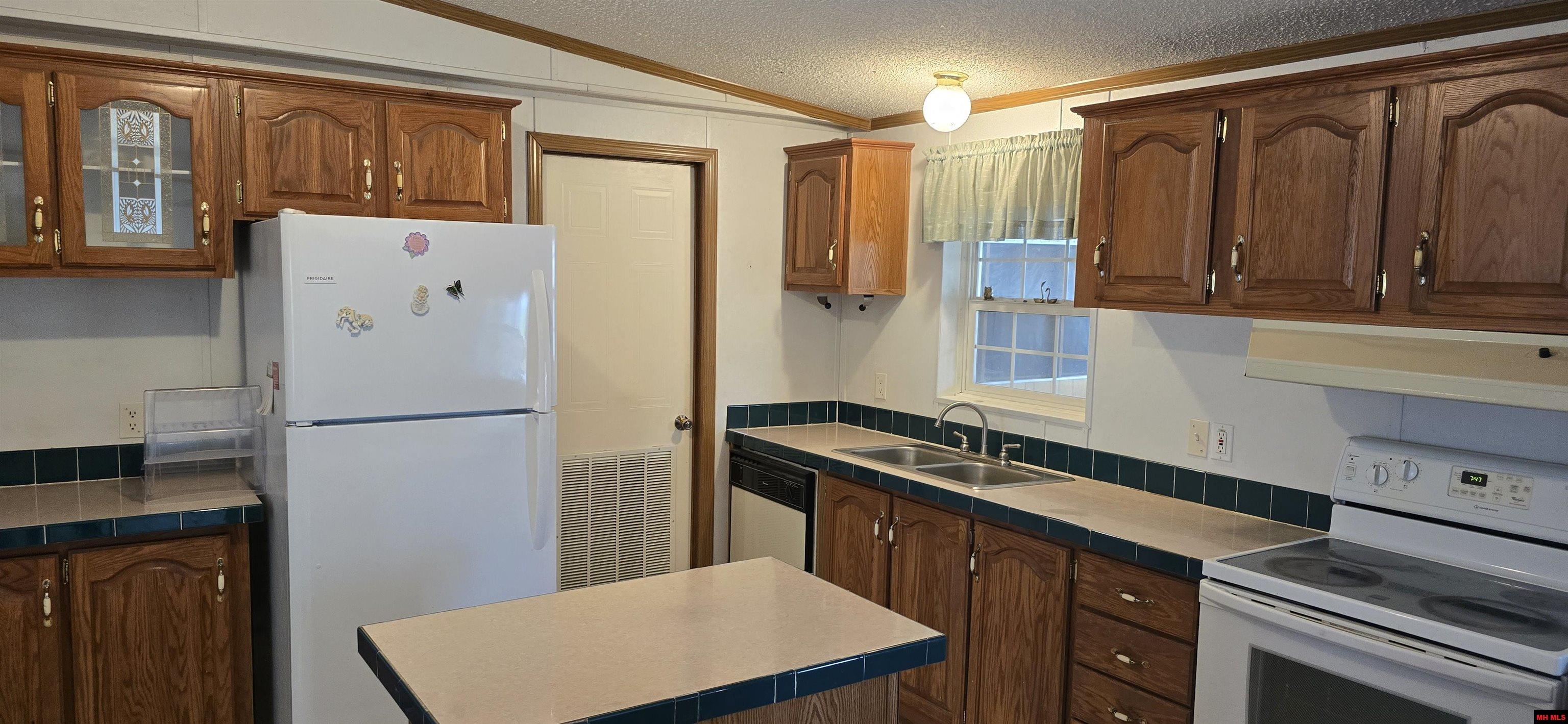 222 SKY RIDGE ROAD Mountain Home, AR