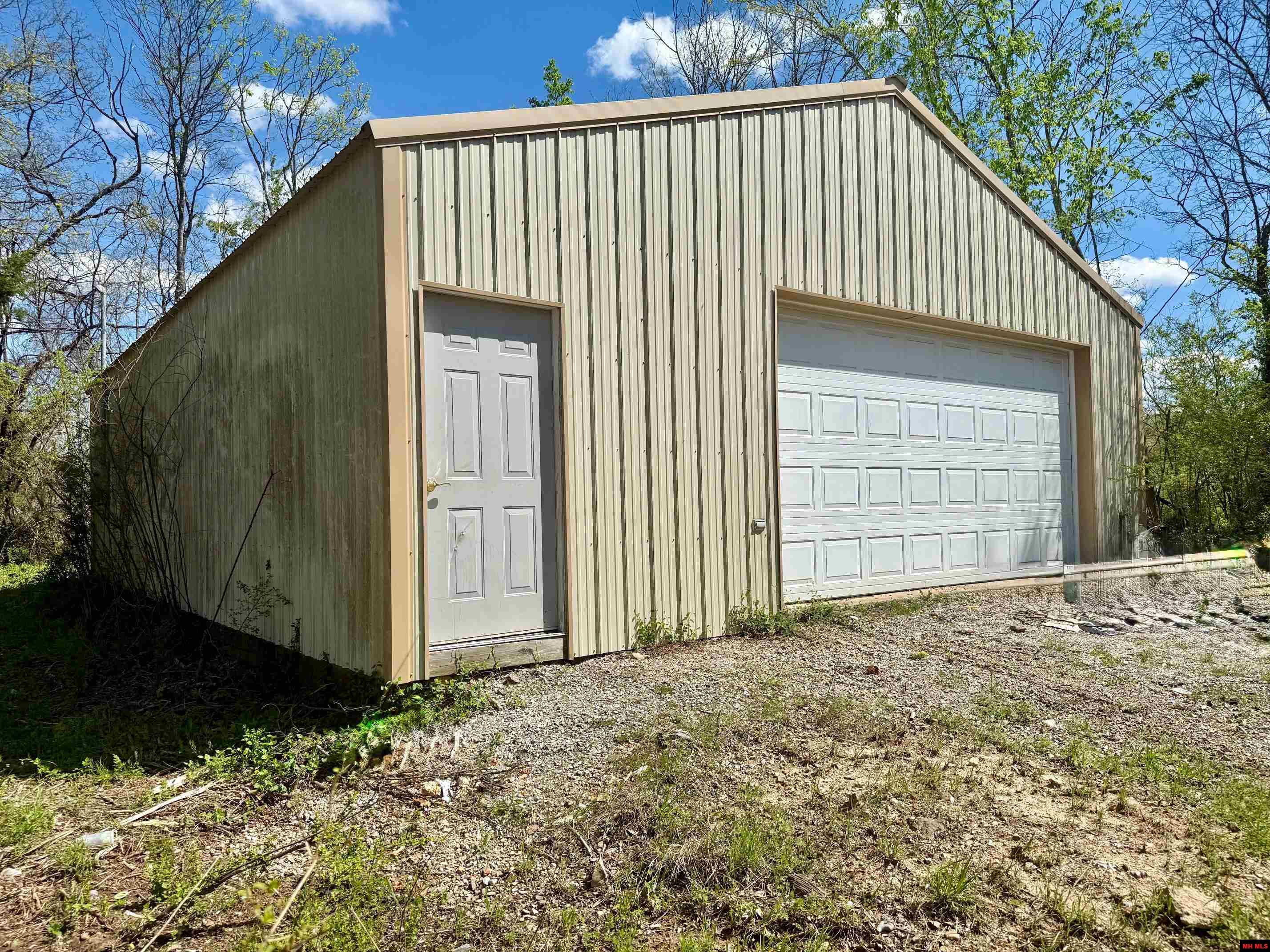 6577 HWY 202 Flippin, AR 72634