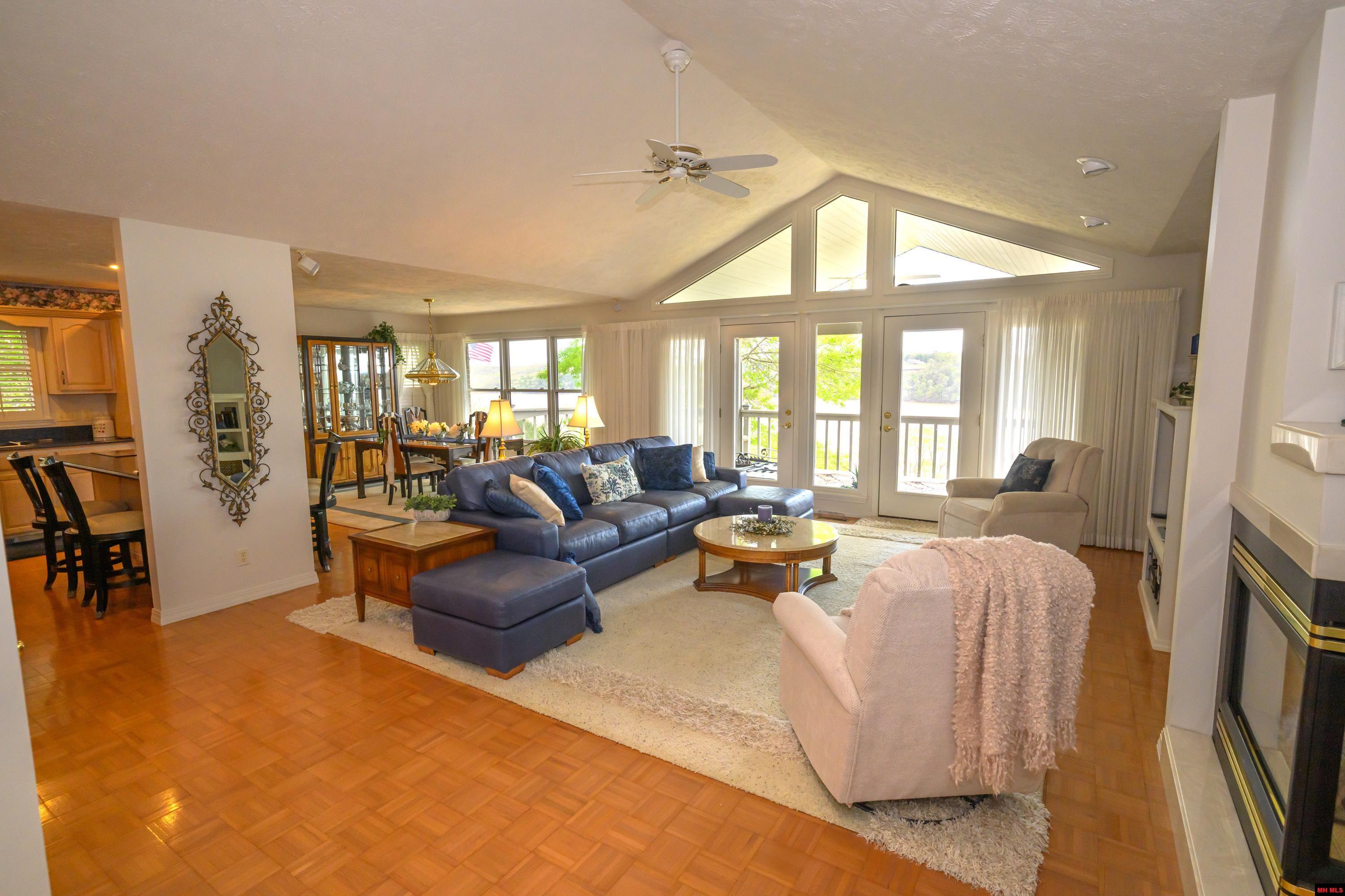 877 LAKE POINT BLUFF Clarkridge, AR