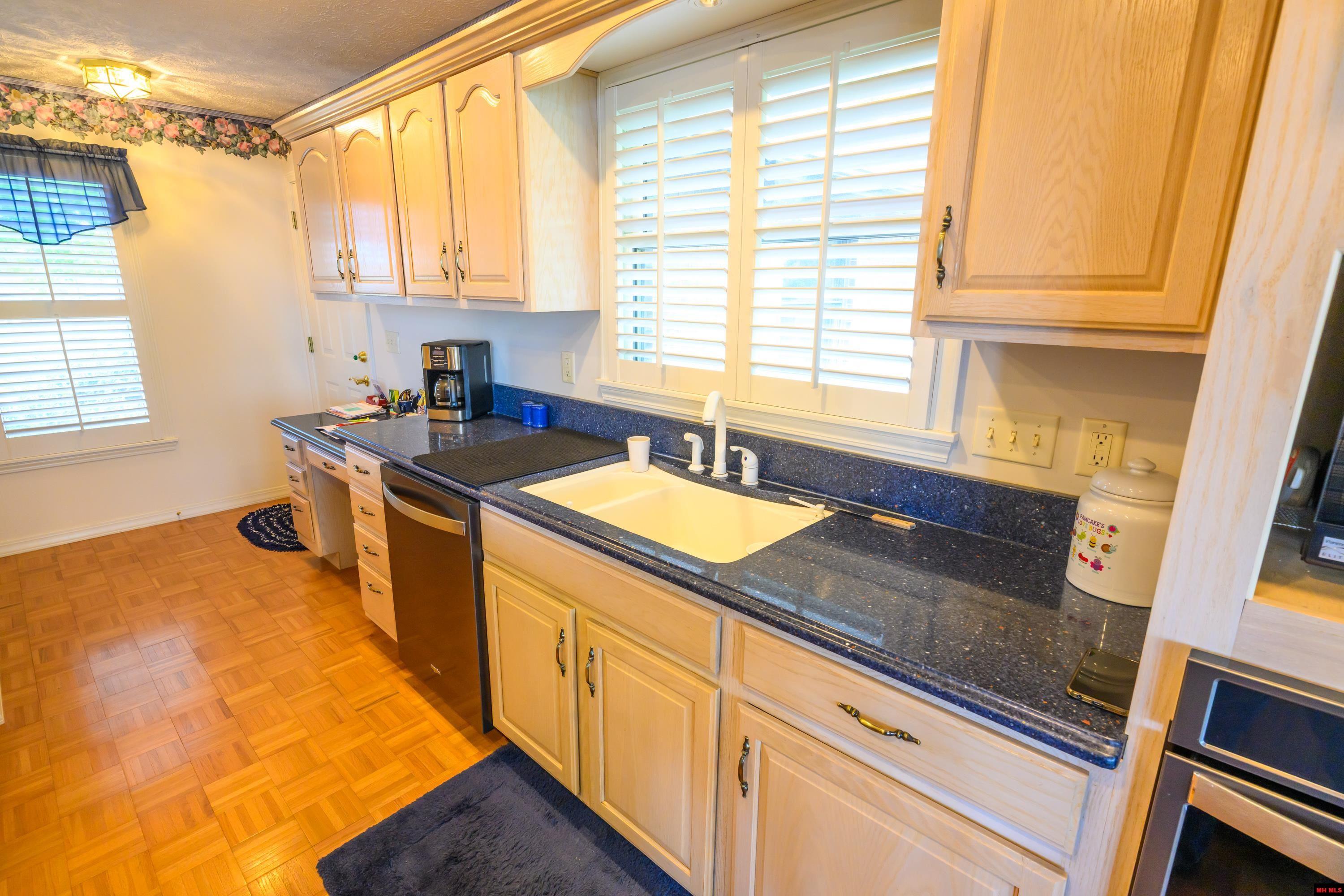 877 LAKE POINT BLUFF Clarkridge, AR