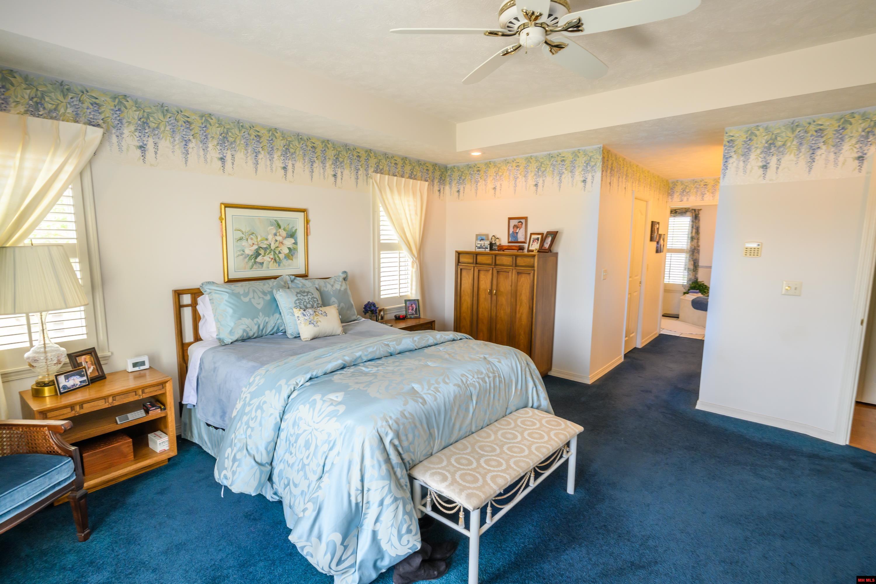 877 LAKE POINT BLUFF Clarkridge, AR