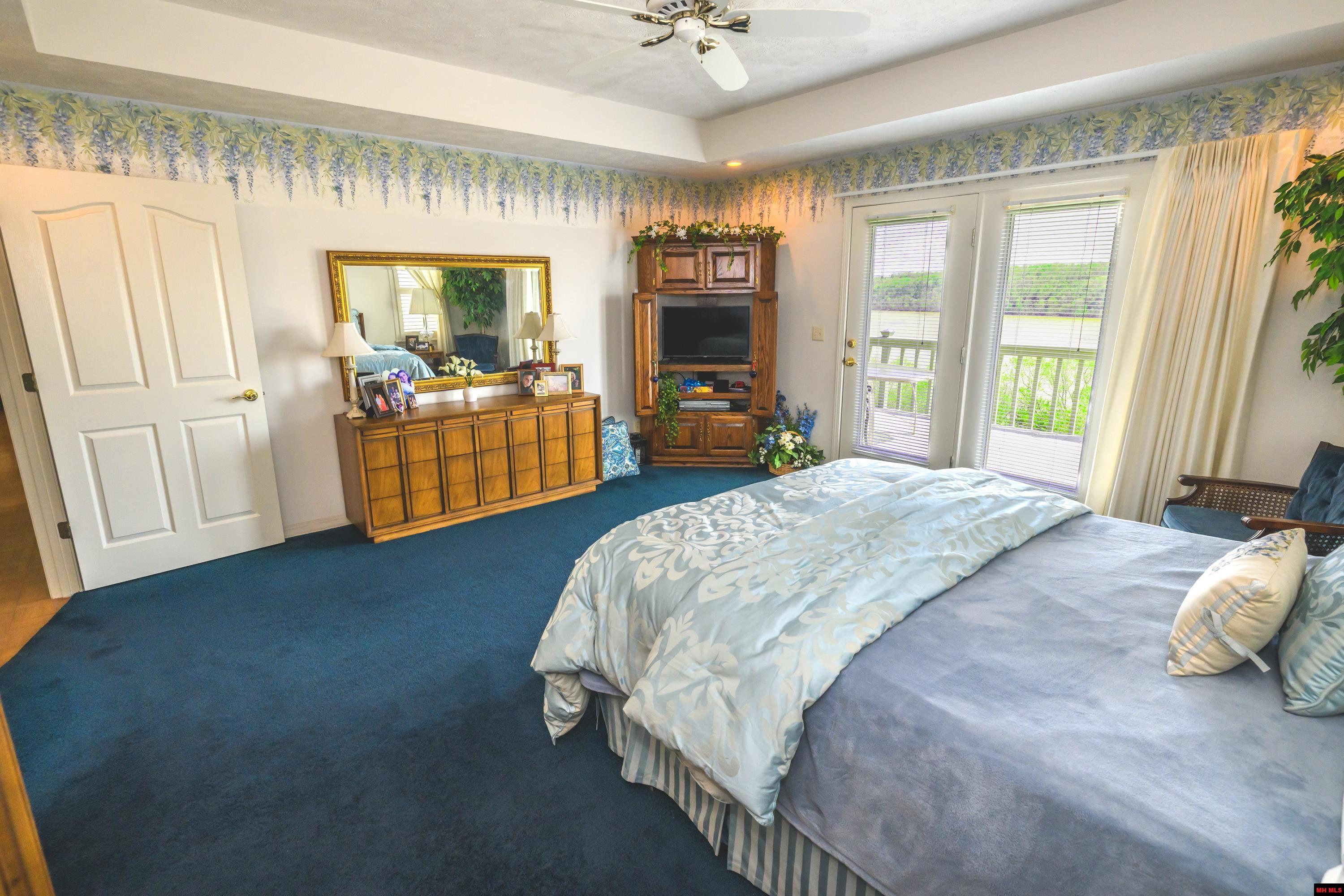 877 LAKE POINT BLUFF Clarkridge, AR