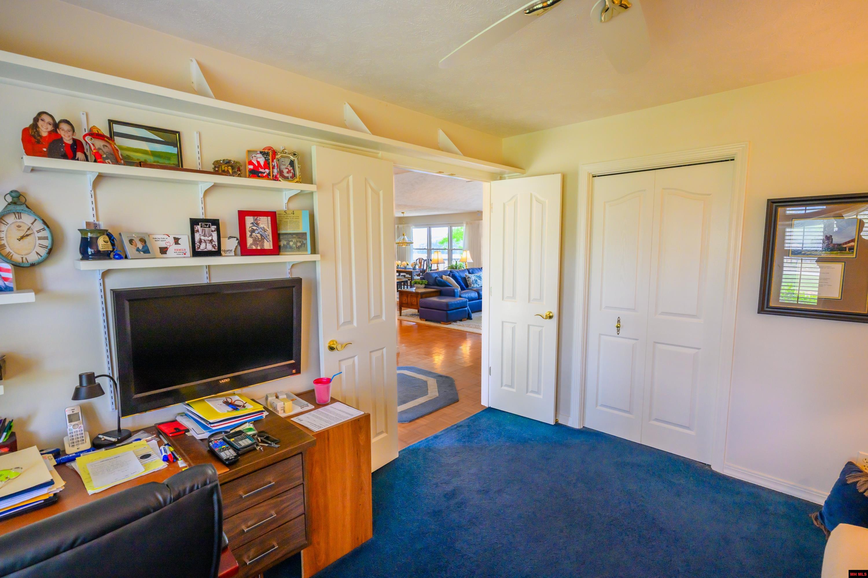 877 LAKE POINT BLUFF Clarkridge, AR