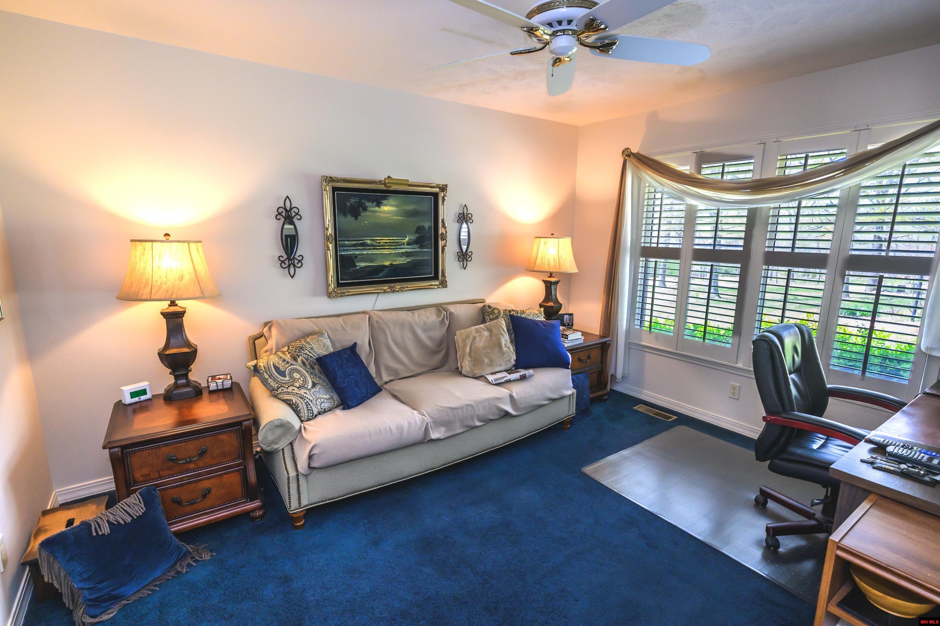 877 LAKE POINT BLUFF Clarkridge, AR