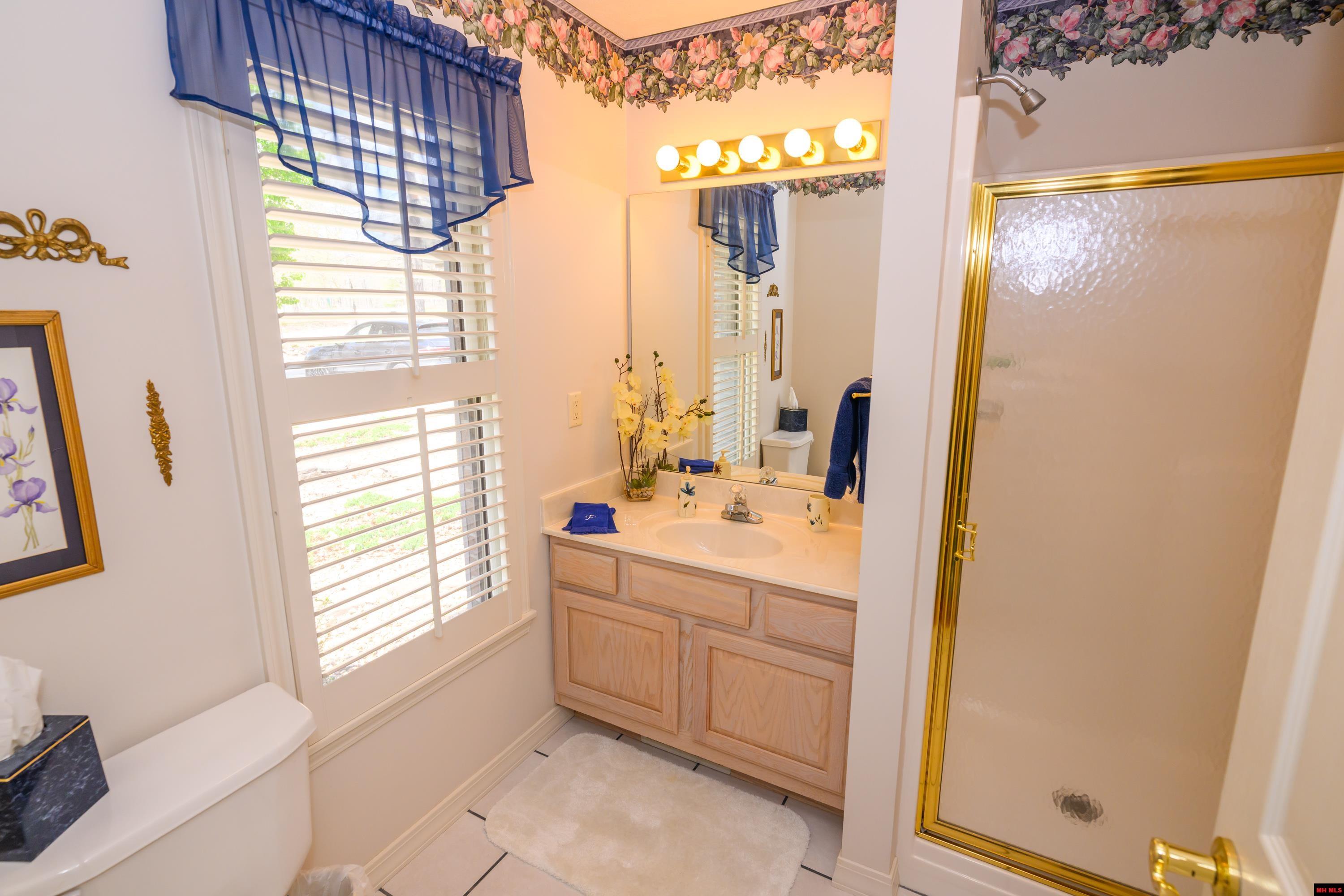 877 LAKE POINT BLUFF Clarkridge, AR