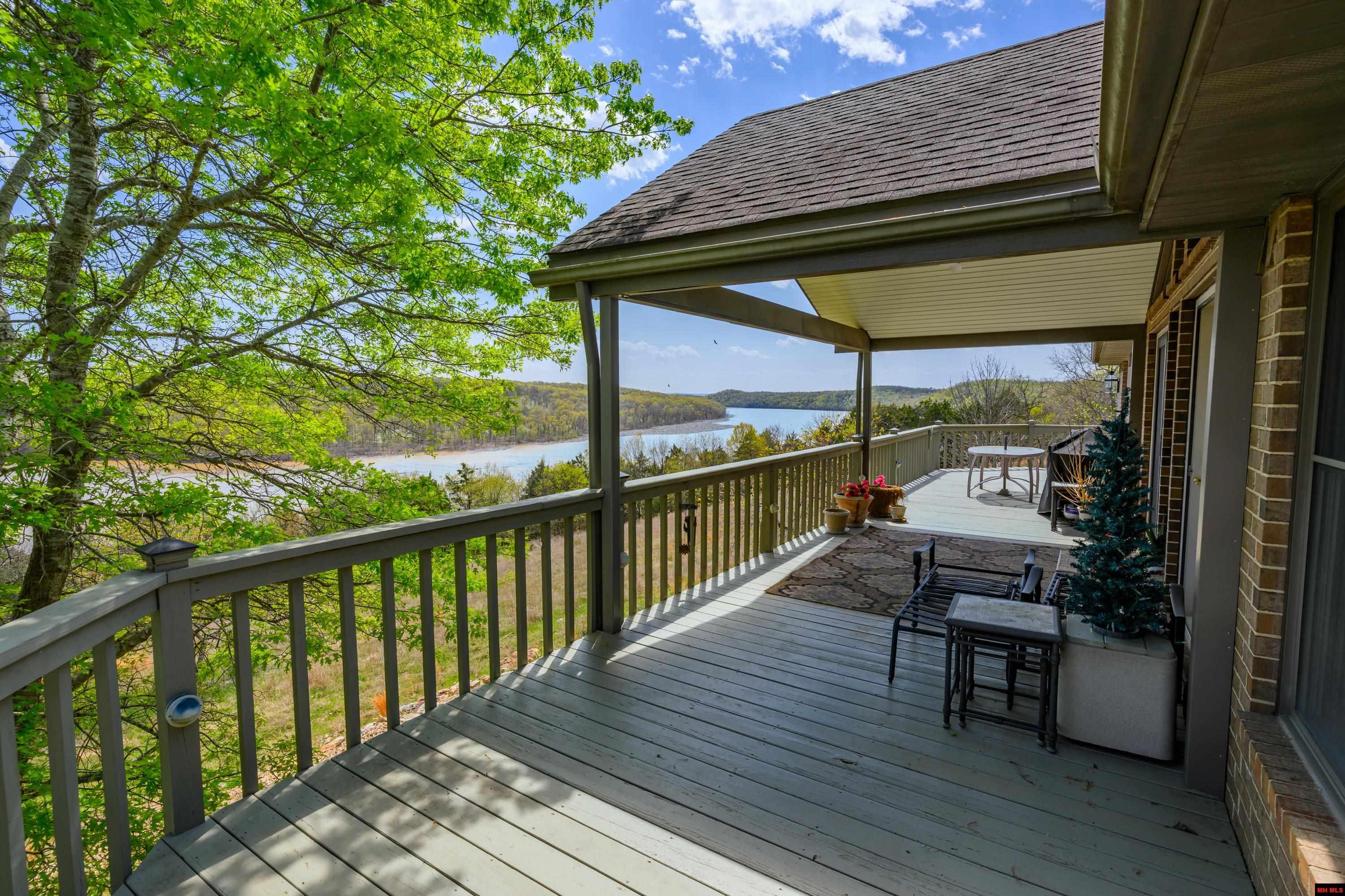 877 LAKE POINT BLUFF Clarkridge, AR