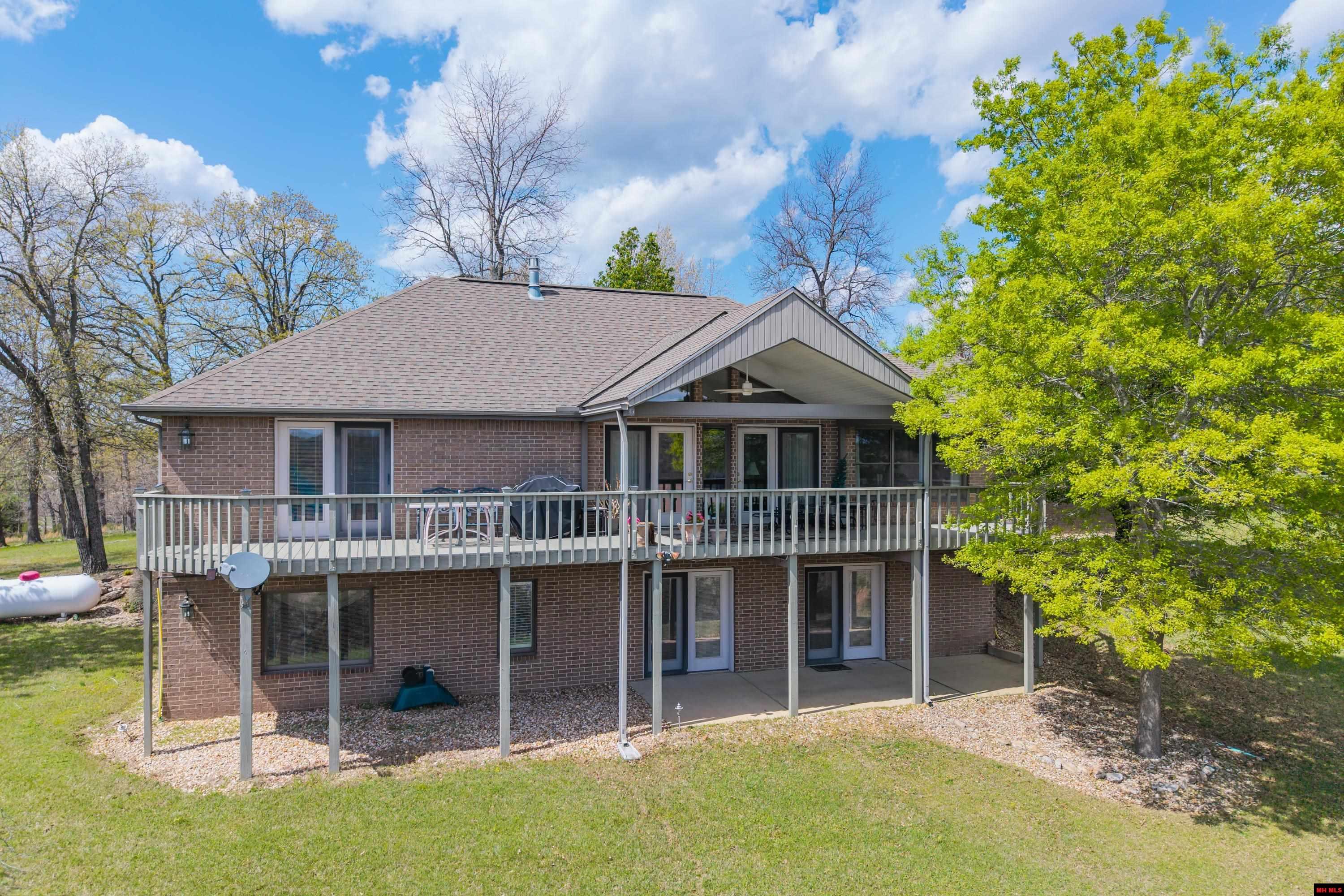 877 LAKE POINT BLUFF Clarkridge, AR