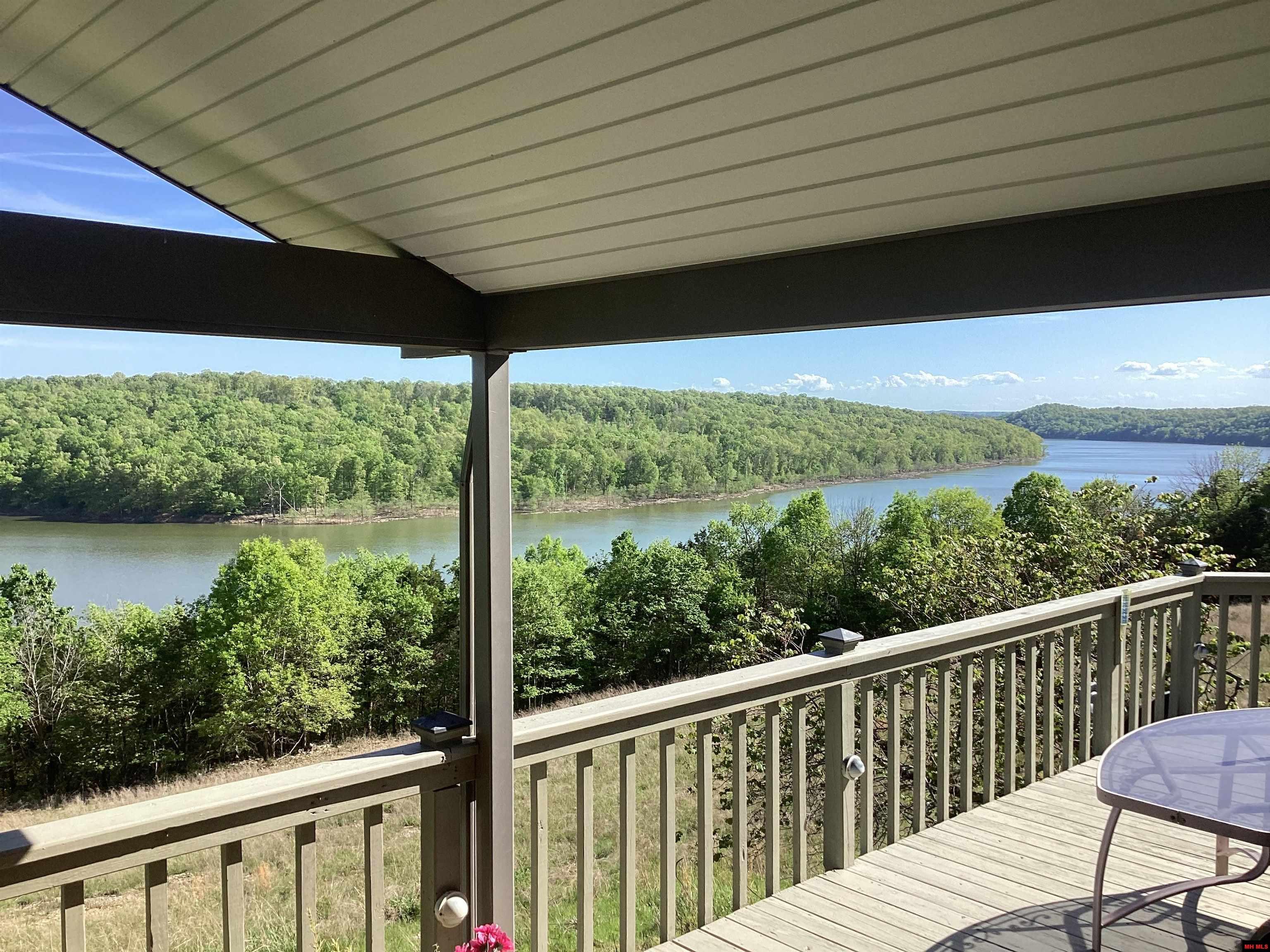 877 LAKE POINT BLUFF Clarkridge, AR