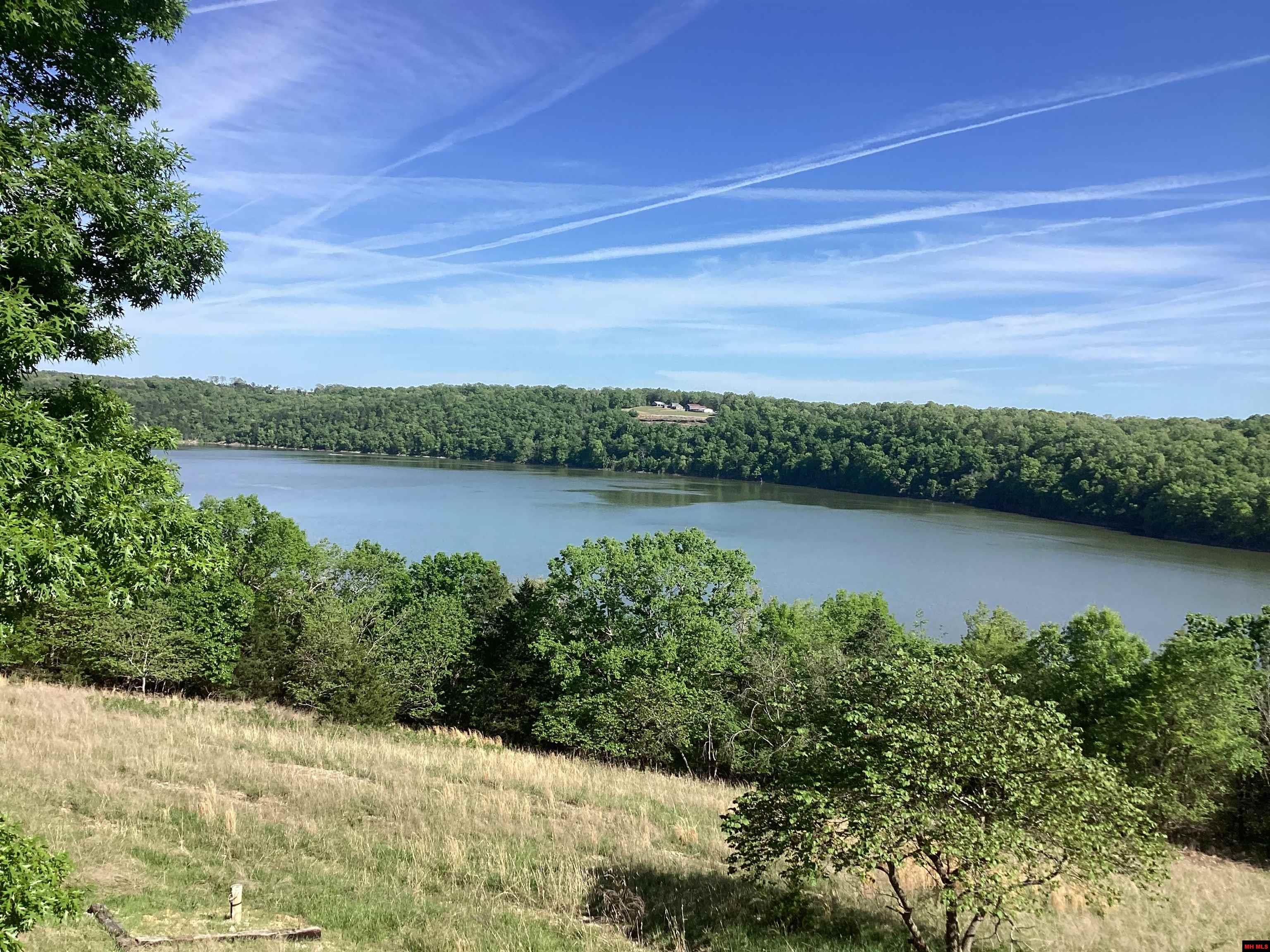 877 LAKE POINT BLUFF Clarkridge, AR