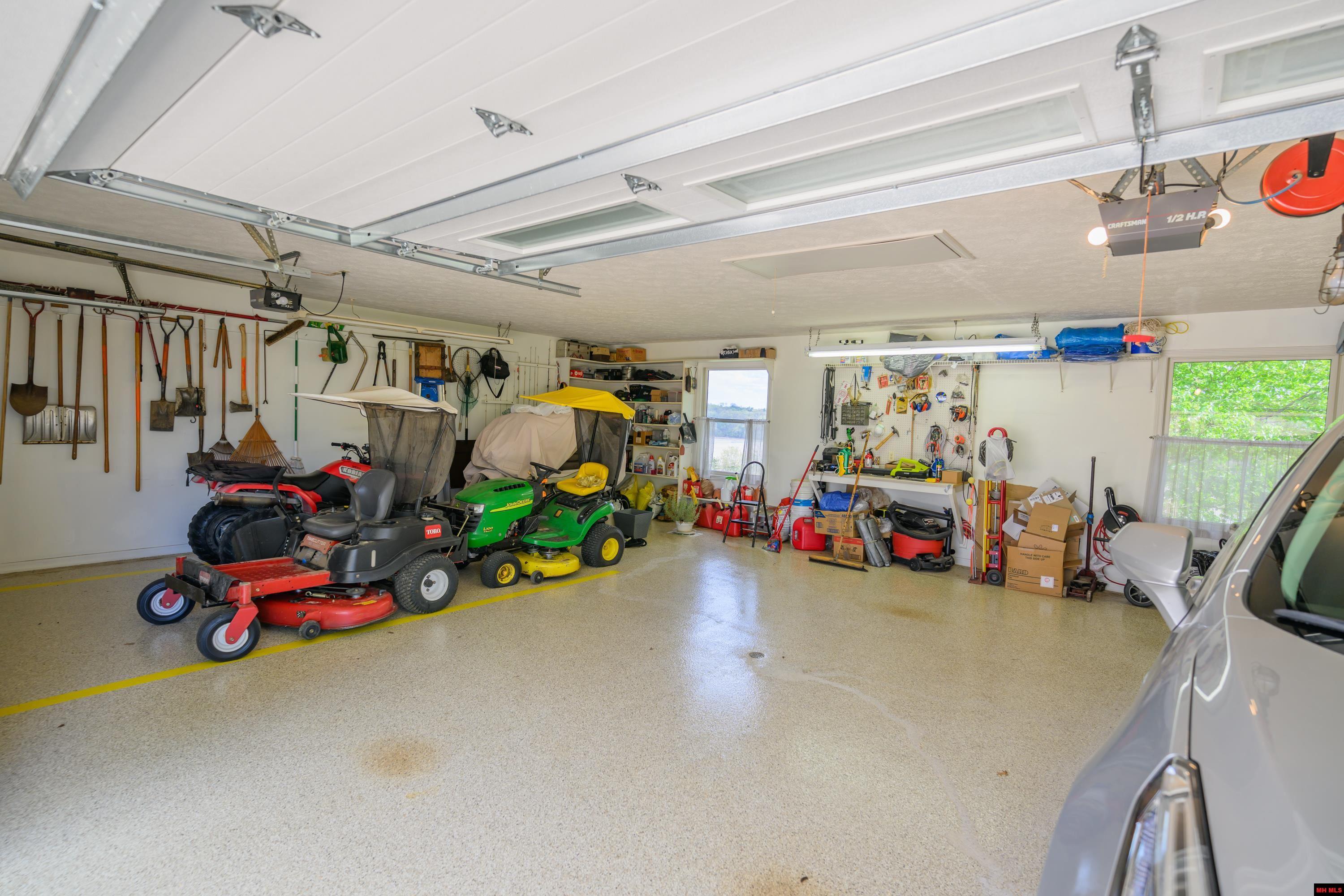 877 LAKE POINT BLUFF Clarkridge, AR