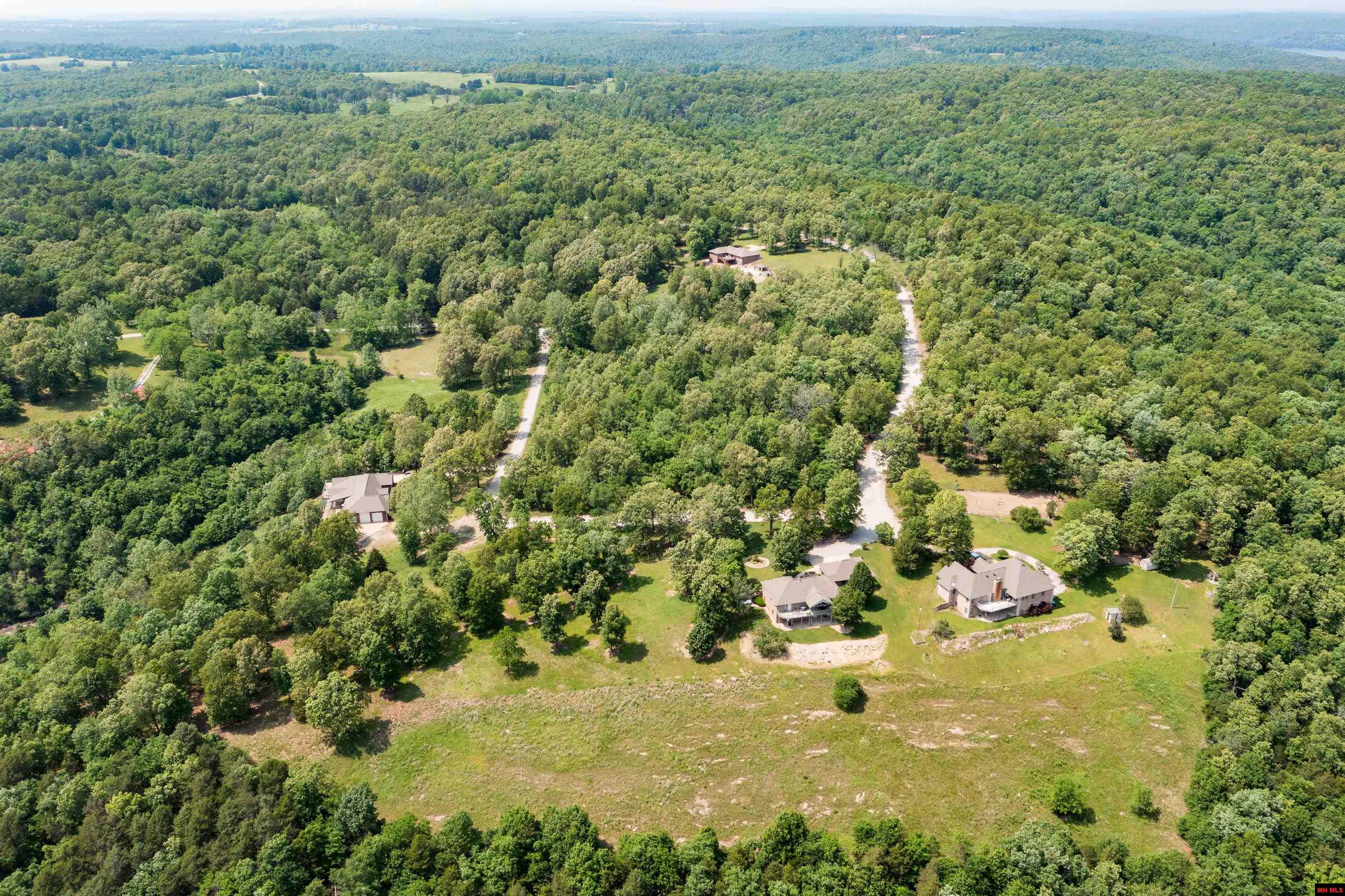 877 LAKE POINT BLUFF Clarkridge, AR