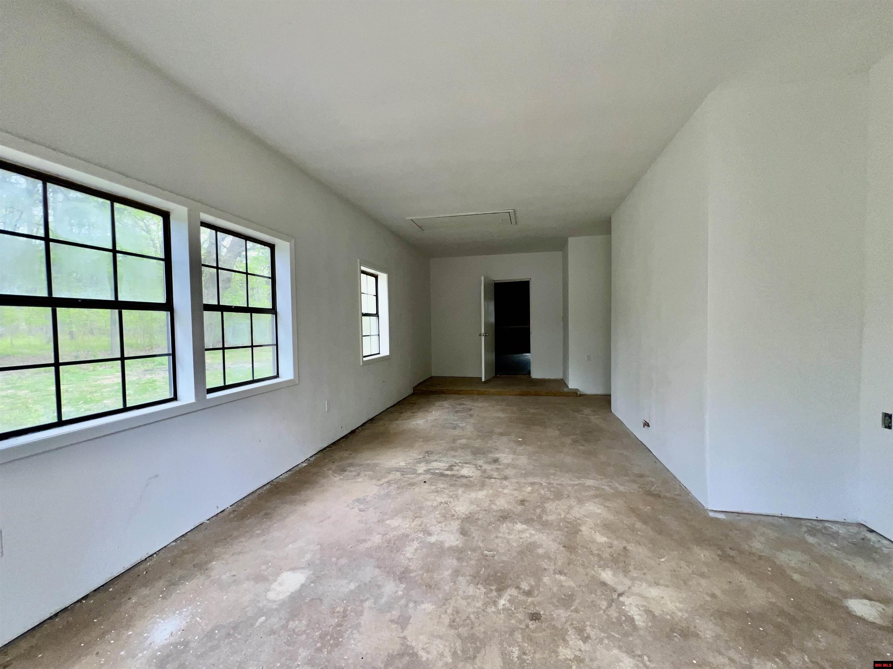 17 MENOMINNEE DRIVE Cherokee Village, AR