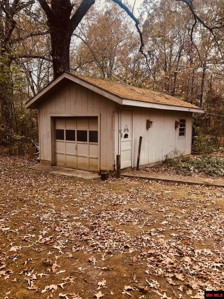 17 MENOMINNEE DRIVE Cherokee Village, AR