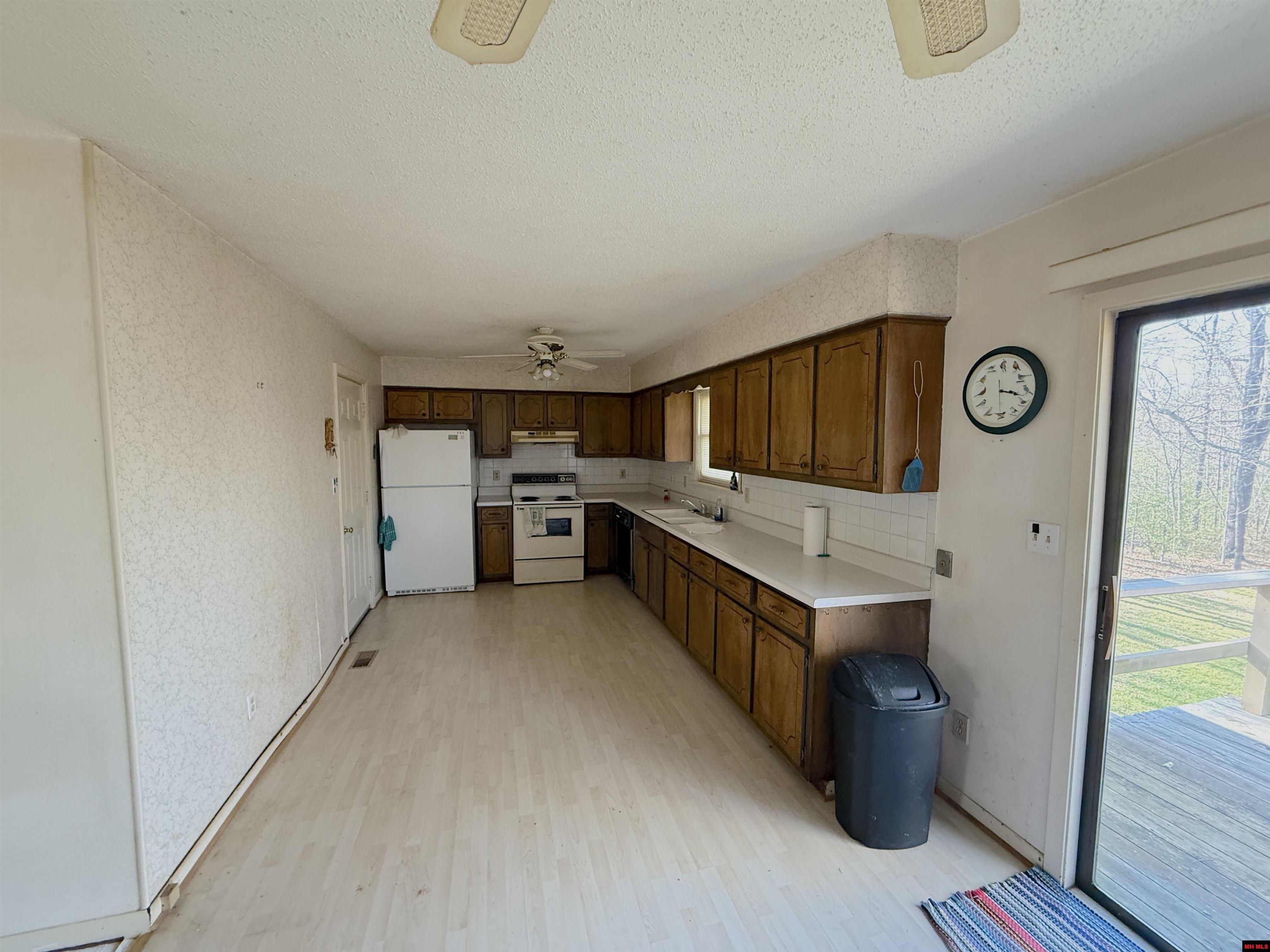 204 ROBIN HOOD LANE Horseshoe Bend, AR