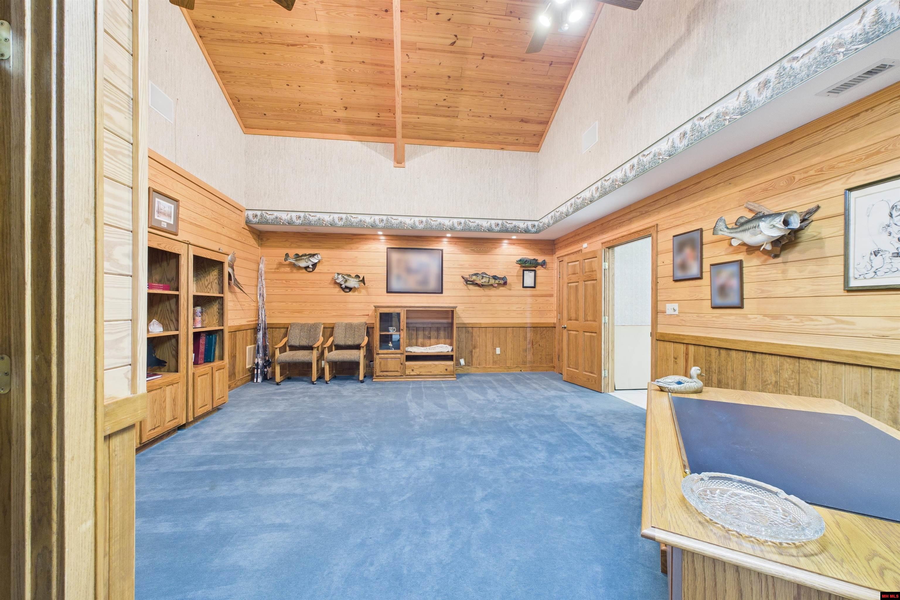 25 AIRPORT ROAD Flippin, AR