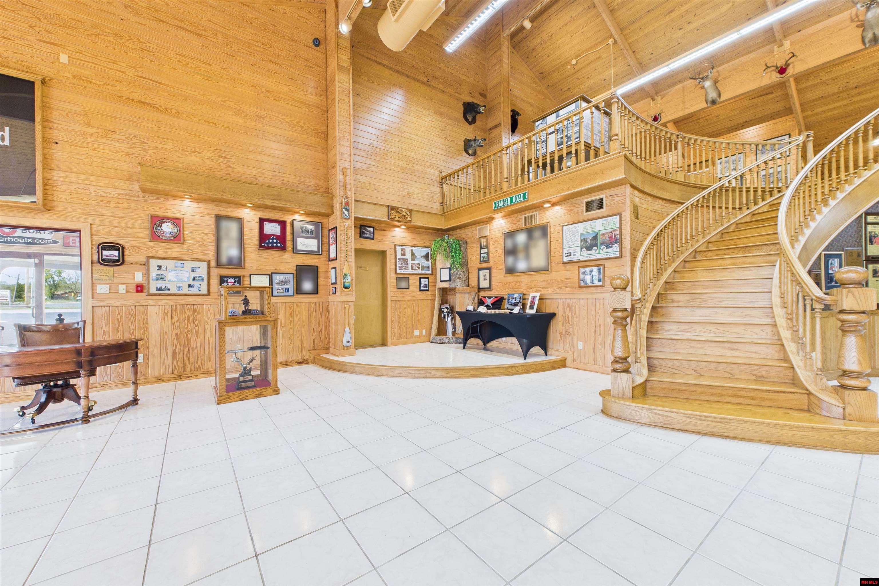 25 AIRPORT ROAD Flippin, AR