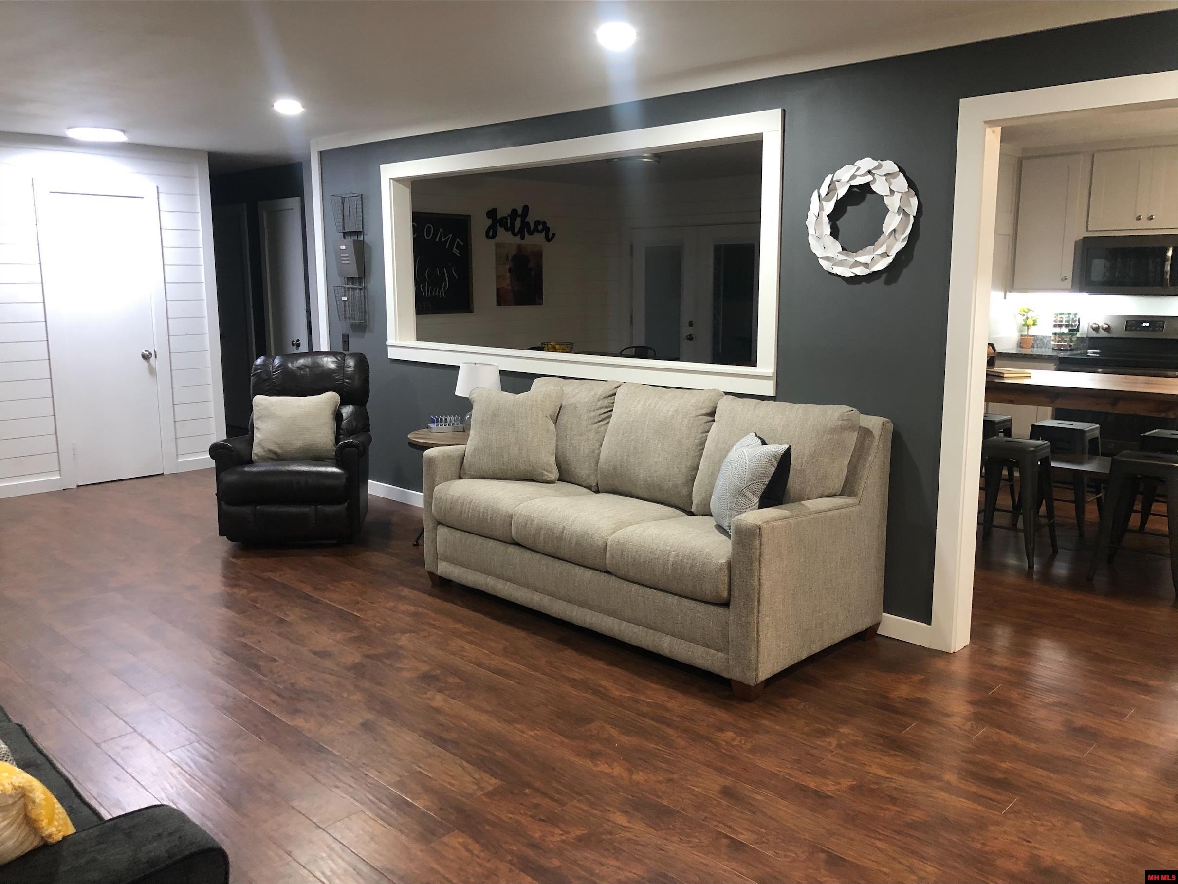 515 MC 5032 Yellville, AR 72687