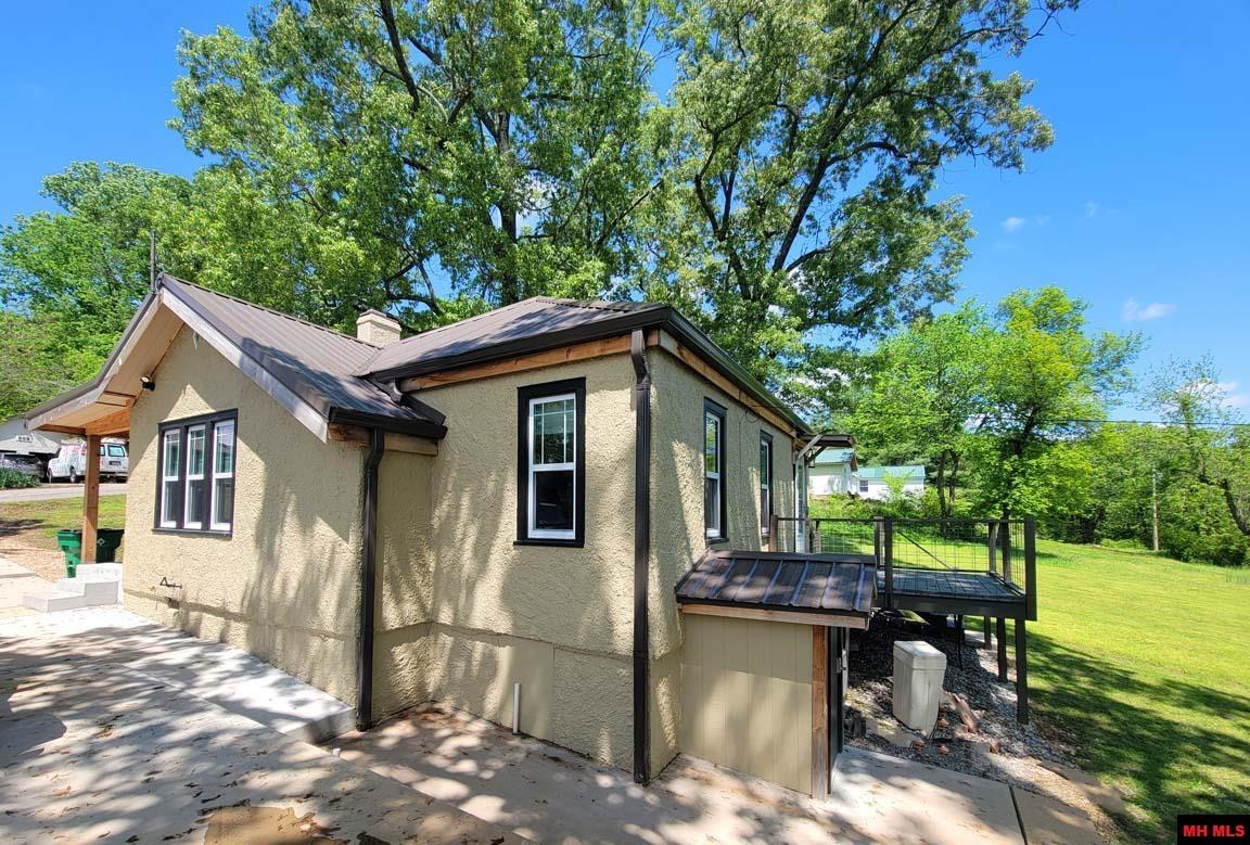 510 COMBS AVENUE Cotter, AR