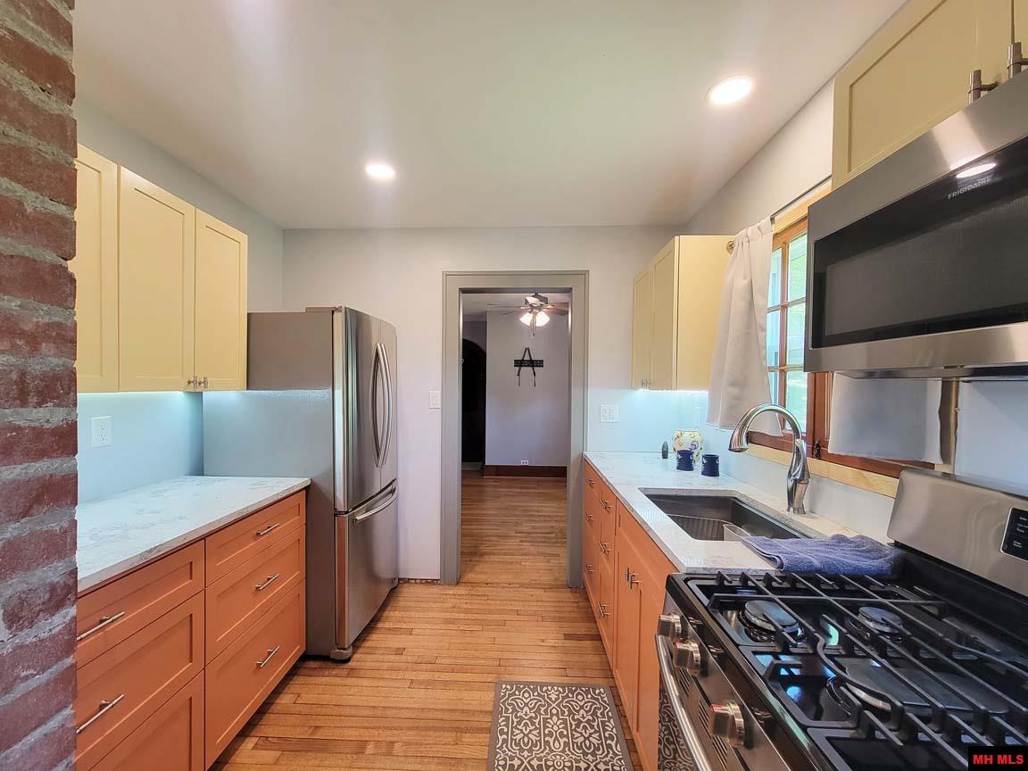 510 COMBS AVENUE Cotter, AR