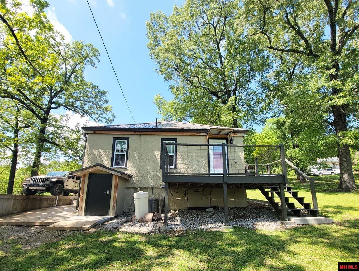 510 COMBS AVENUE Cotter, AR