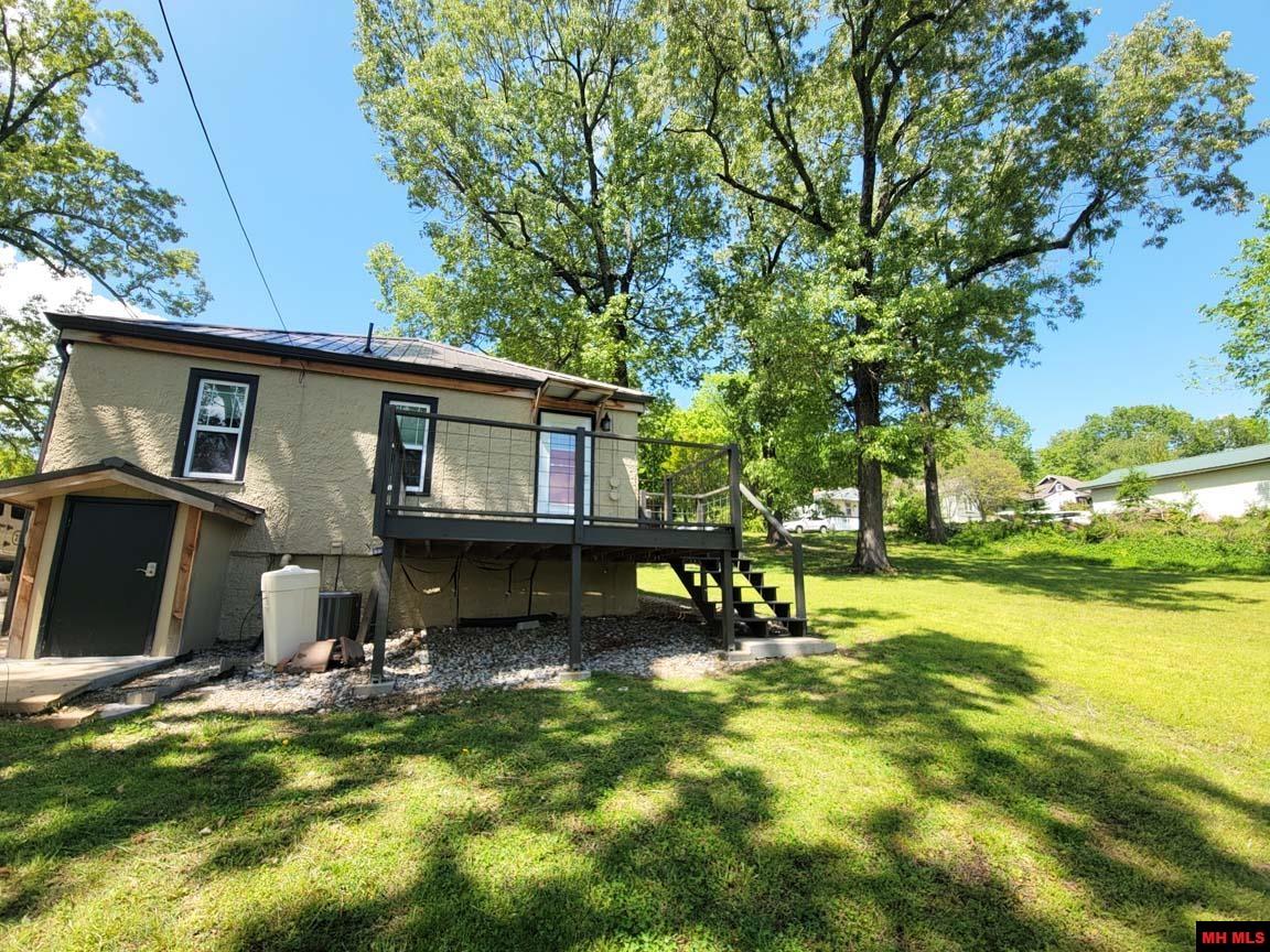 510 COMBS AVENUE Cotter, AR