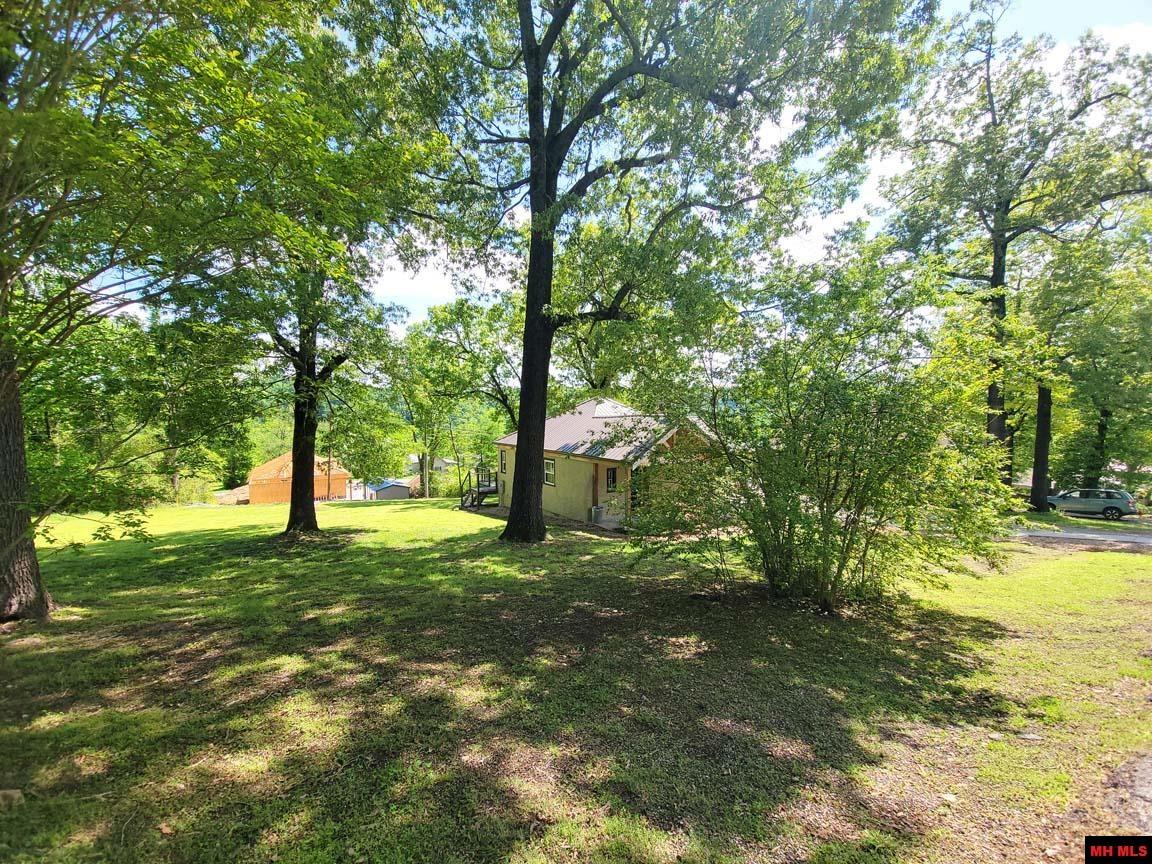510 COMBS AVENUE Cotter, AR