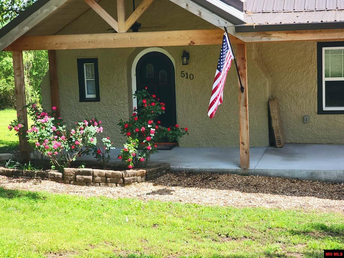 510 COMBS AVENUE Cotter, AR