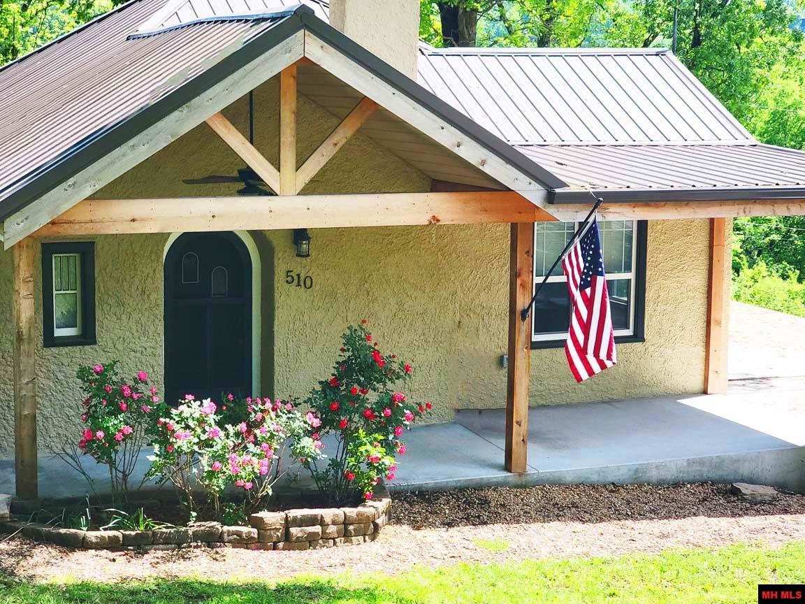 510 COMBS AVENUE Cotter, AR