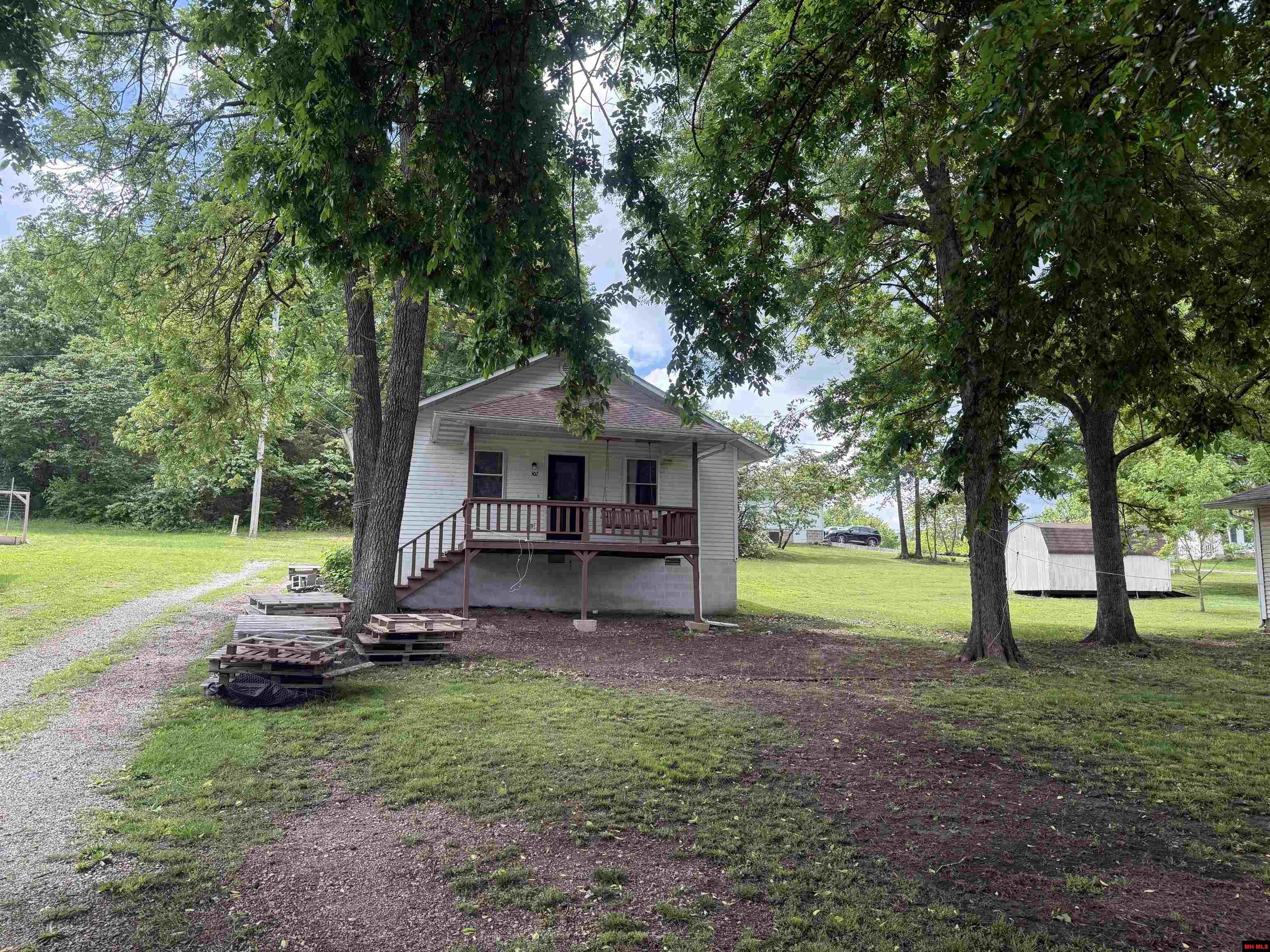 502 WALNUT STREET Flippin, AR