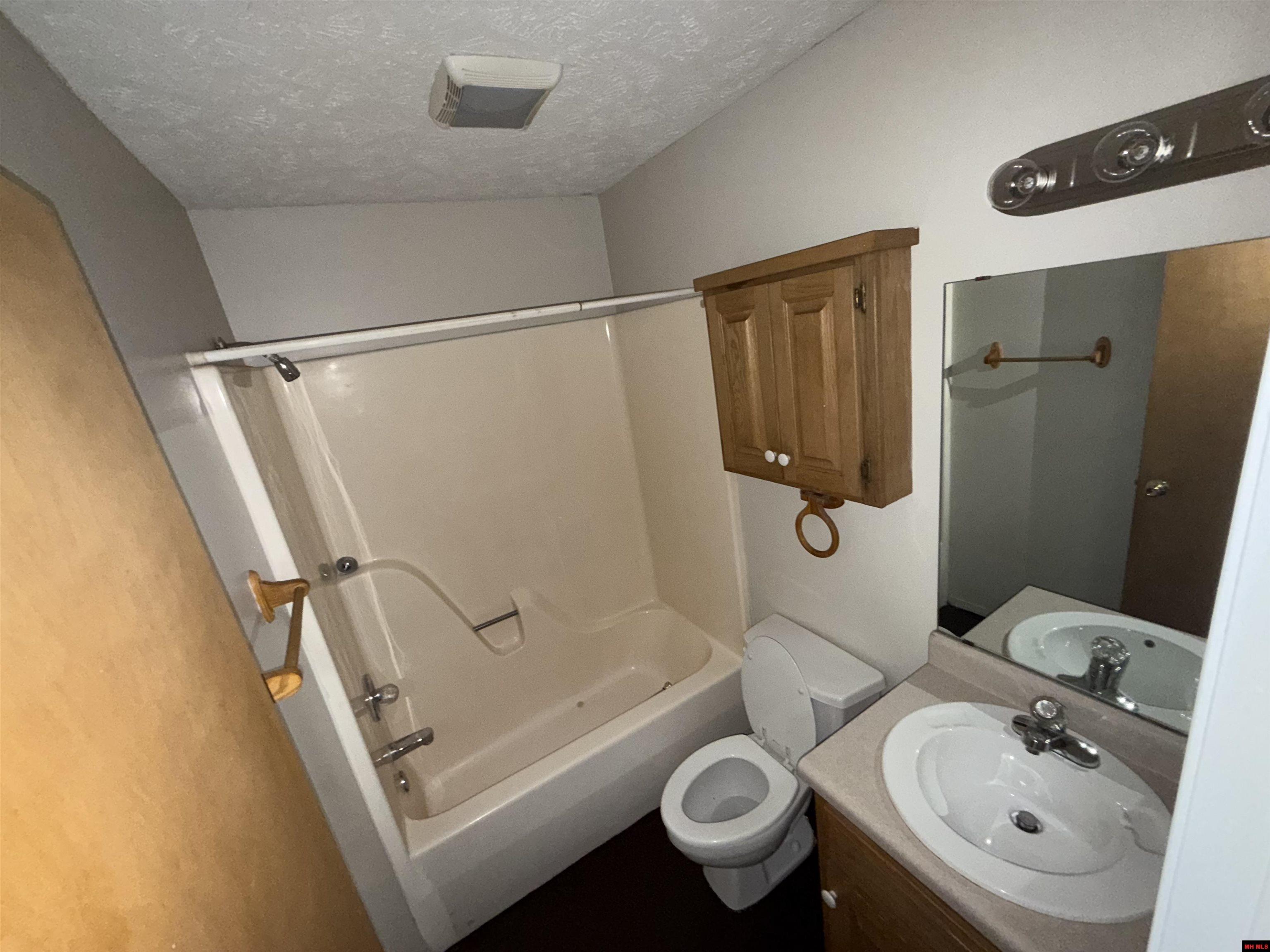 502 WALNUT STREET Flippin, AR