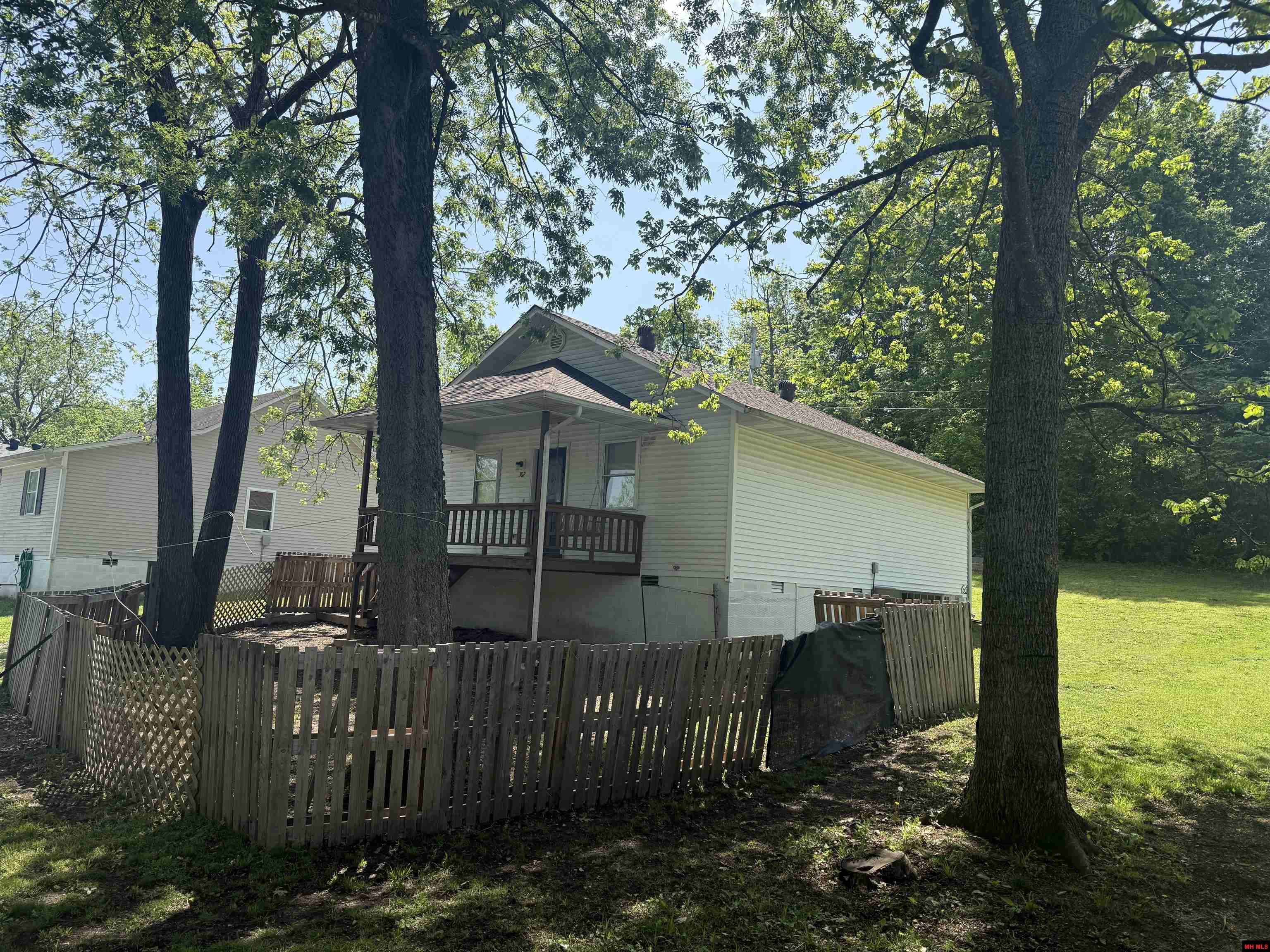 502 WALNUT STREET Flippin, AR