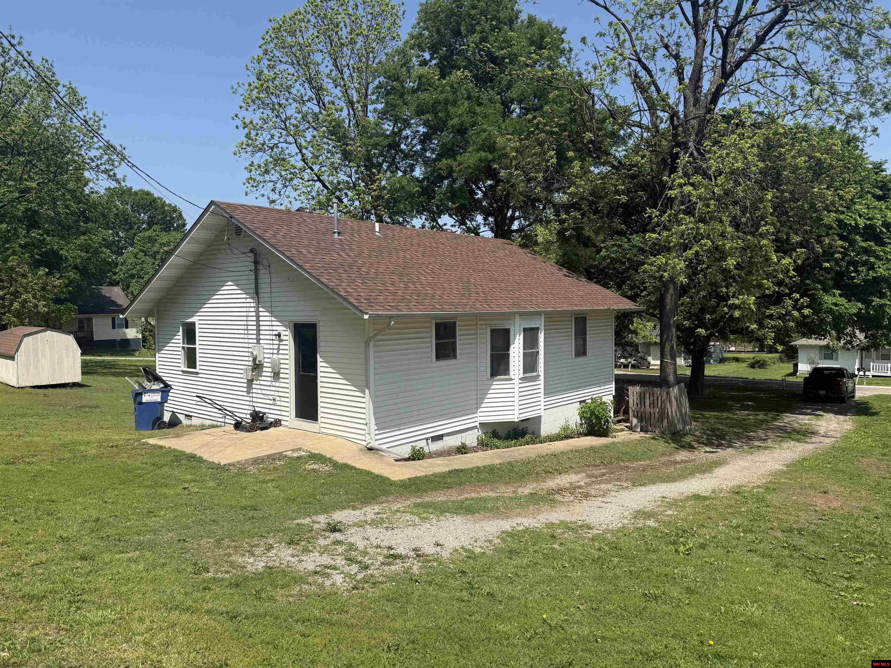 502 WALNUT STREET Flippin, AR