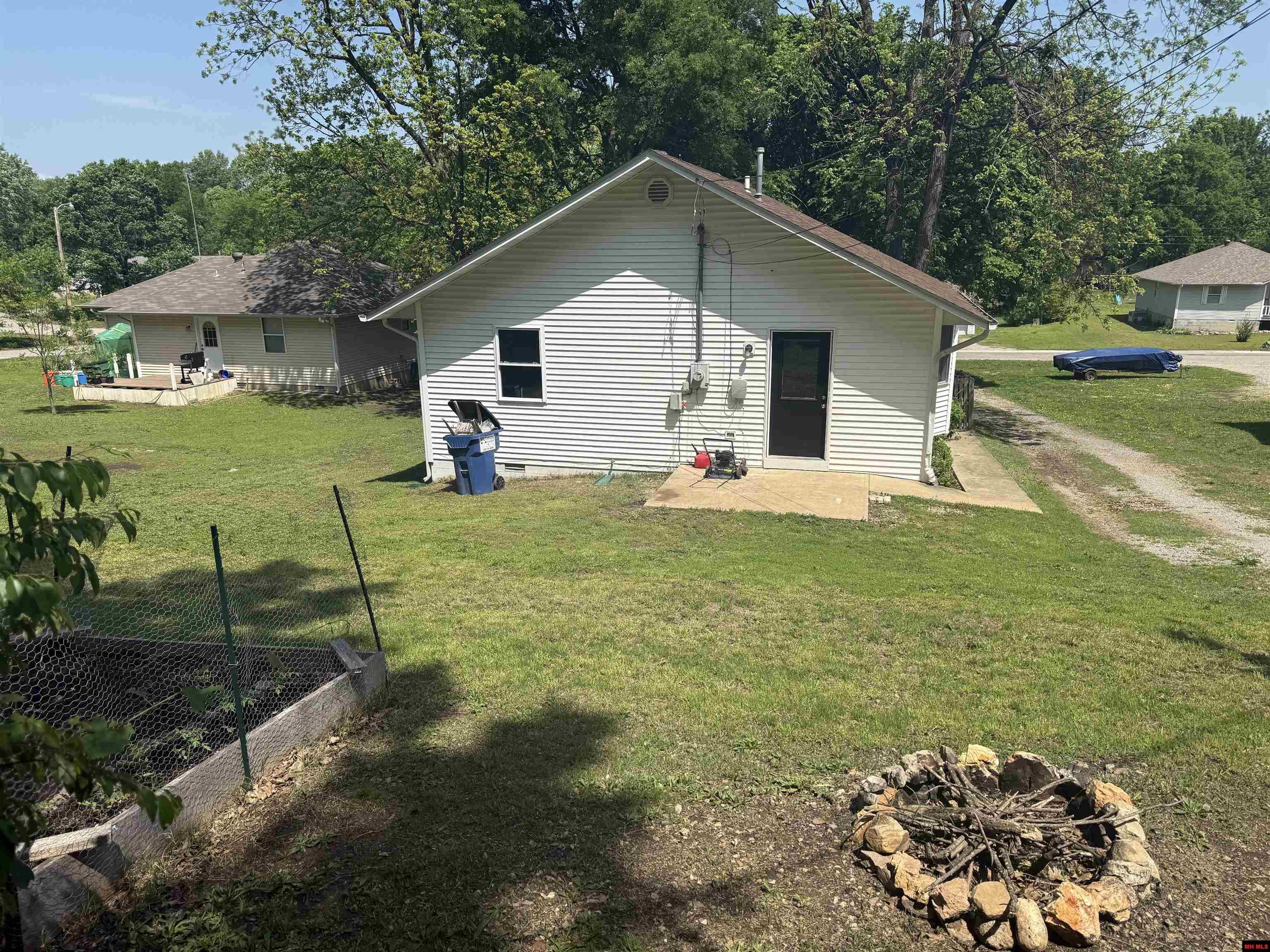 502 WALNUT STREET Flippin, AR