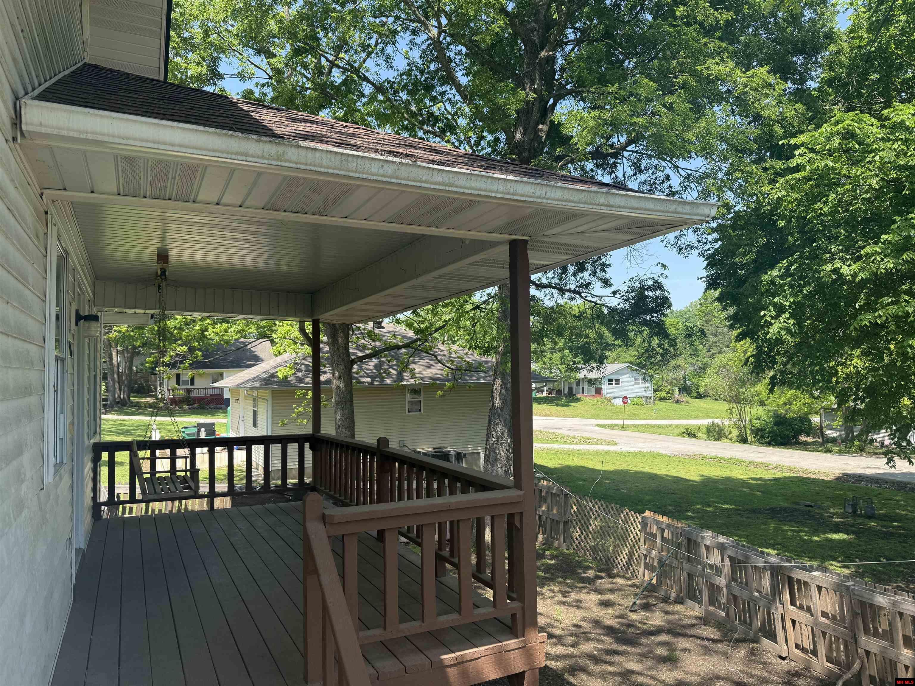 502 WALNUT STREET Flippin, AR