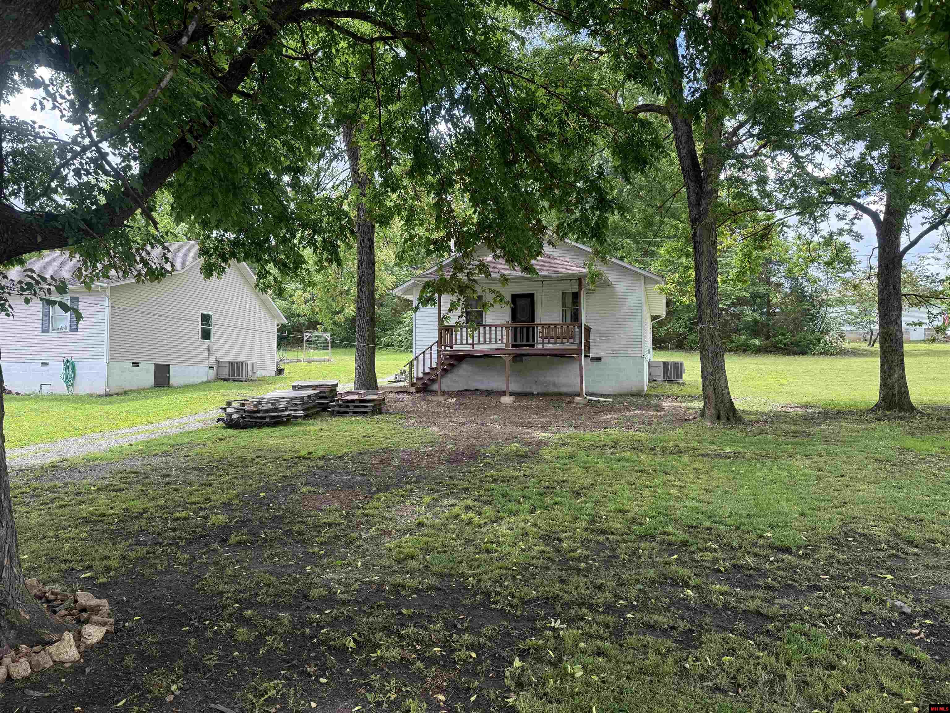 502 WALNUT STREET Flippin, AR