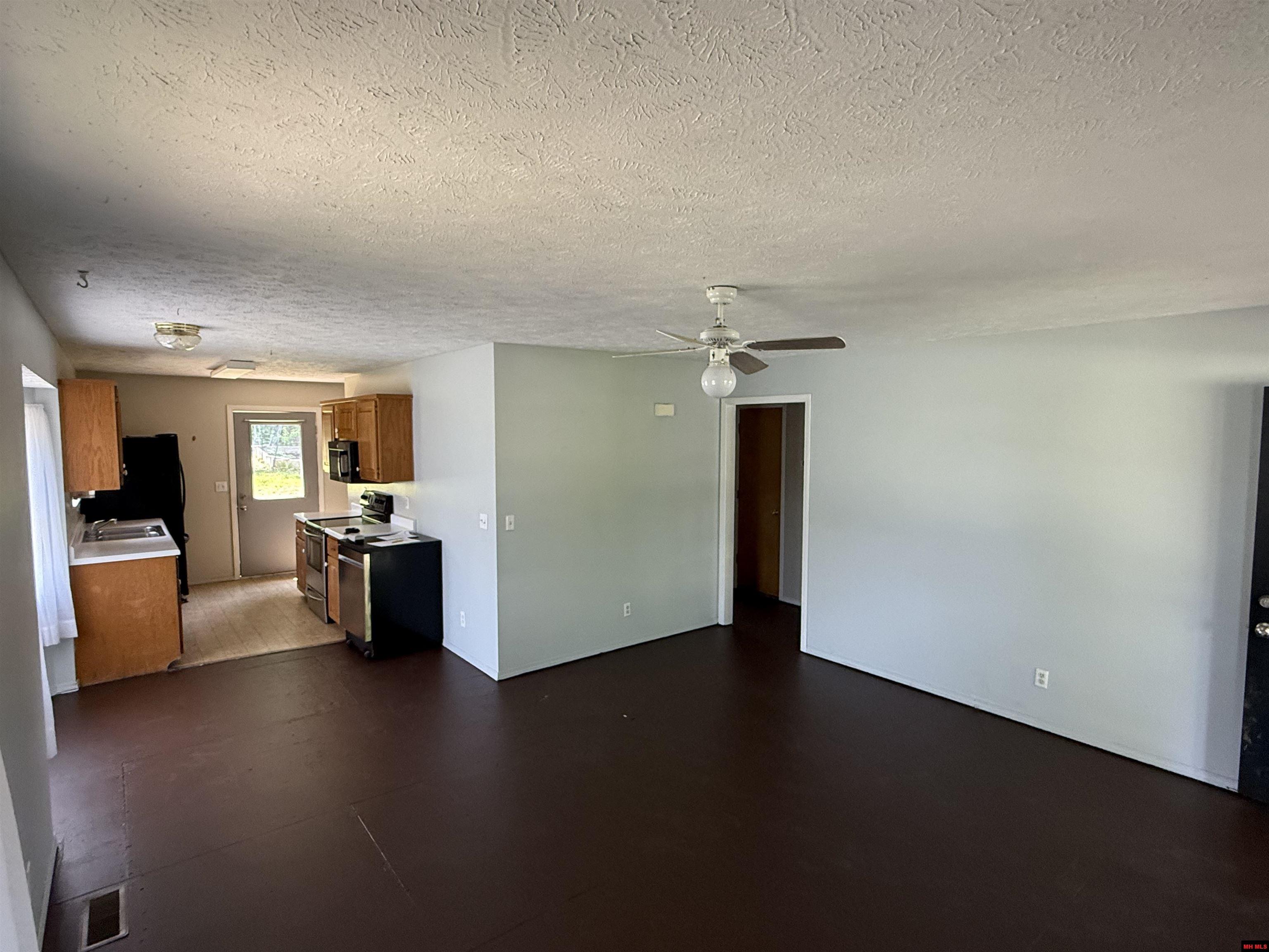 502 WALNUT STREET Flippin, AR