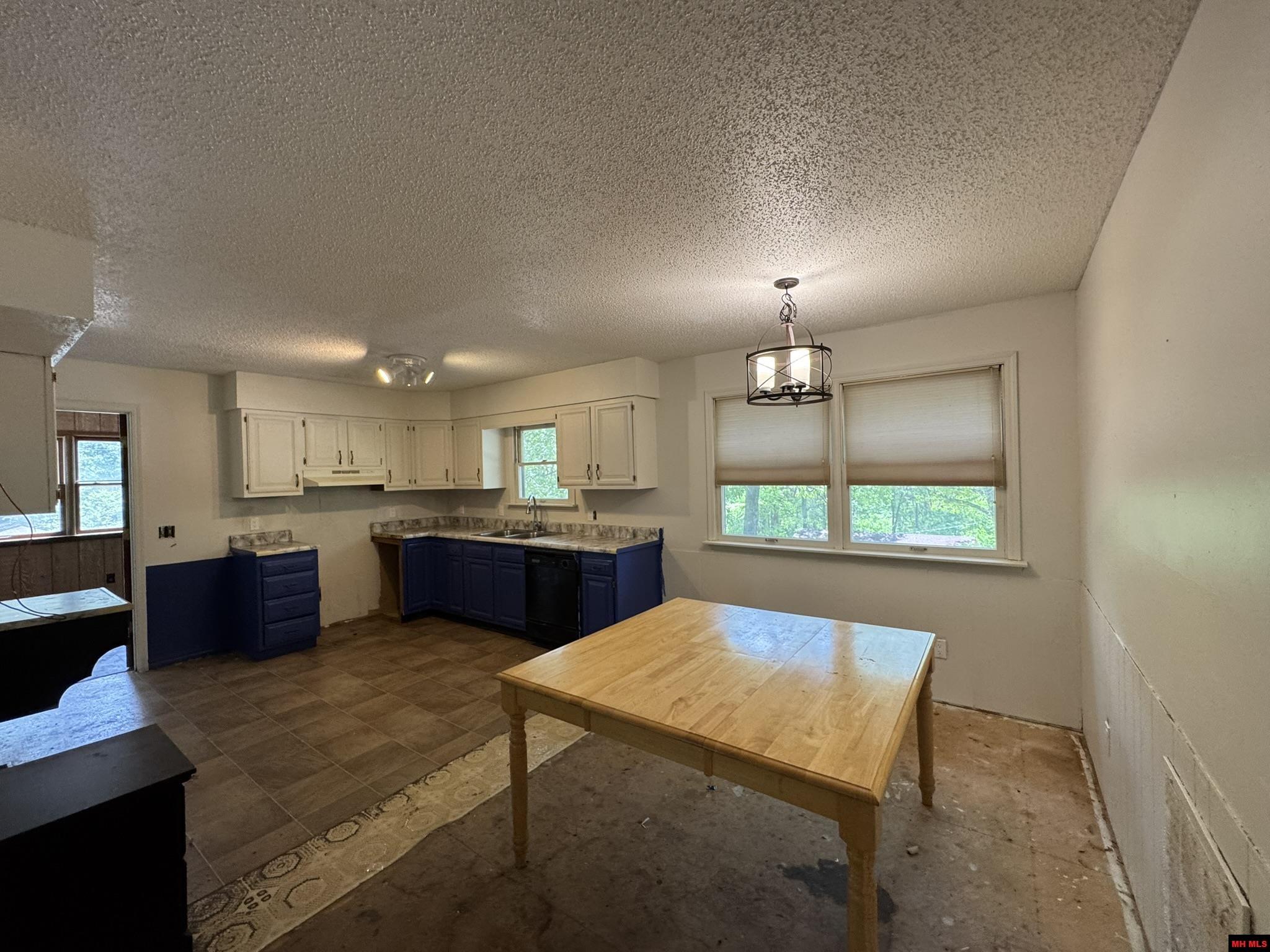 155 WALNUT CIRCLE Yellville, AR