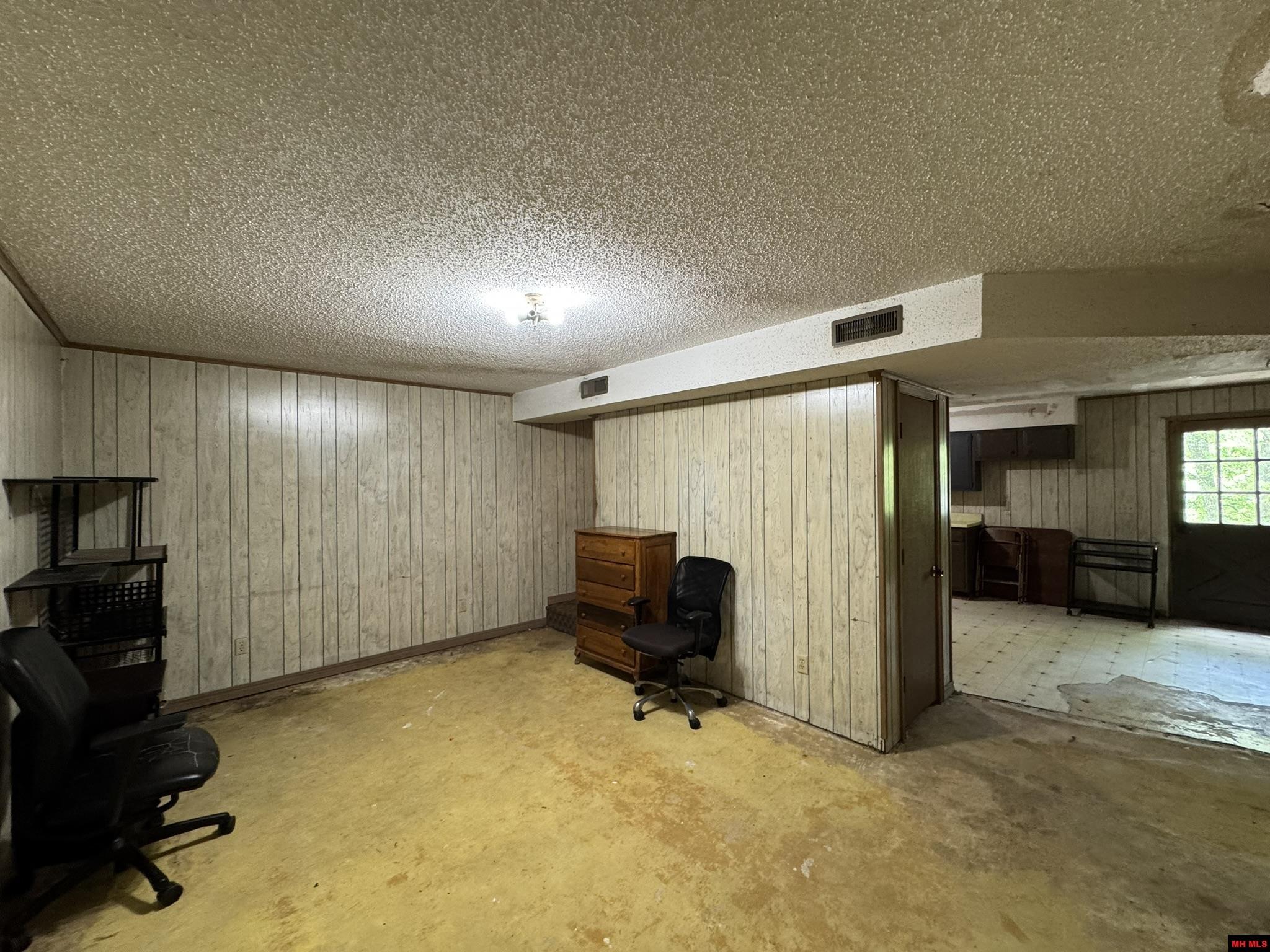 155 WALNUT CIRCLE Yellville, AR