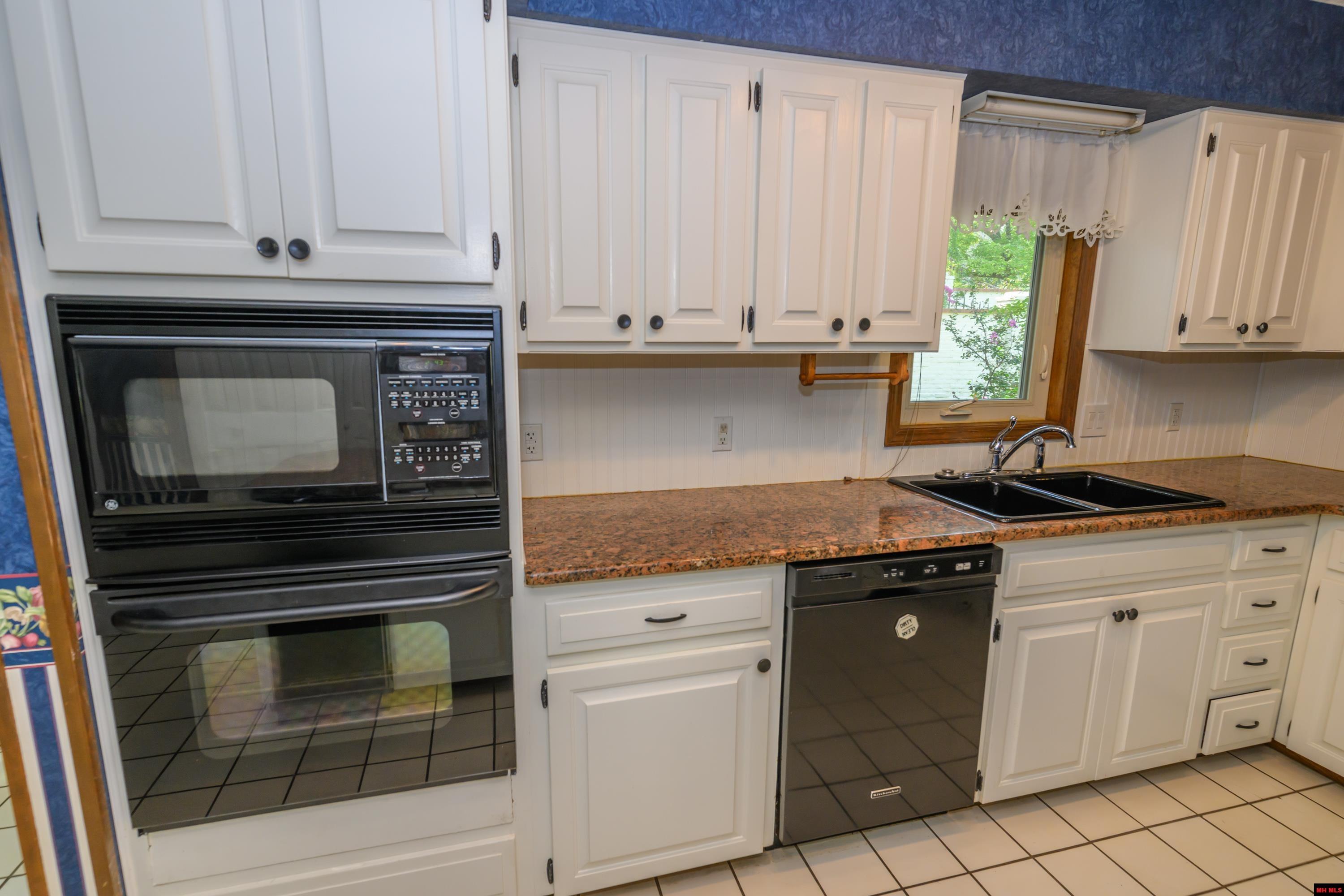 1301 PORTER LANE Mountain Home, AR