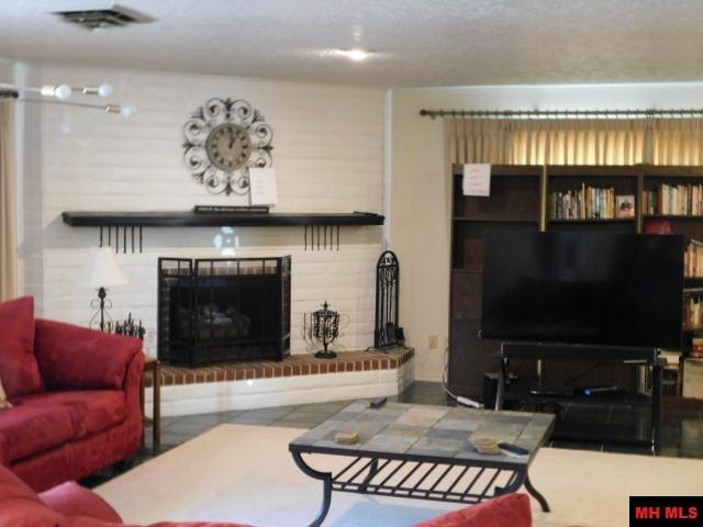 1301 PORTER LANE Mountain Home, AR