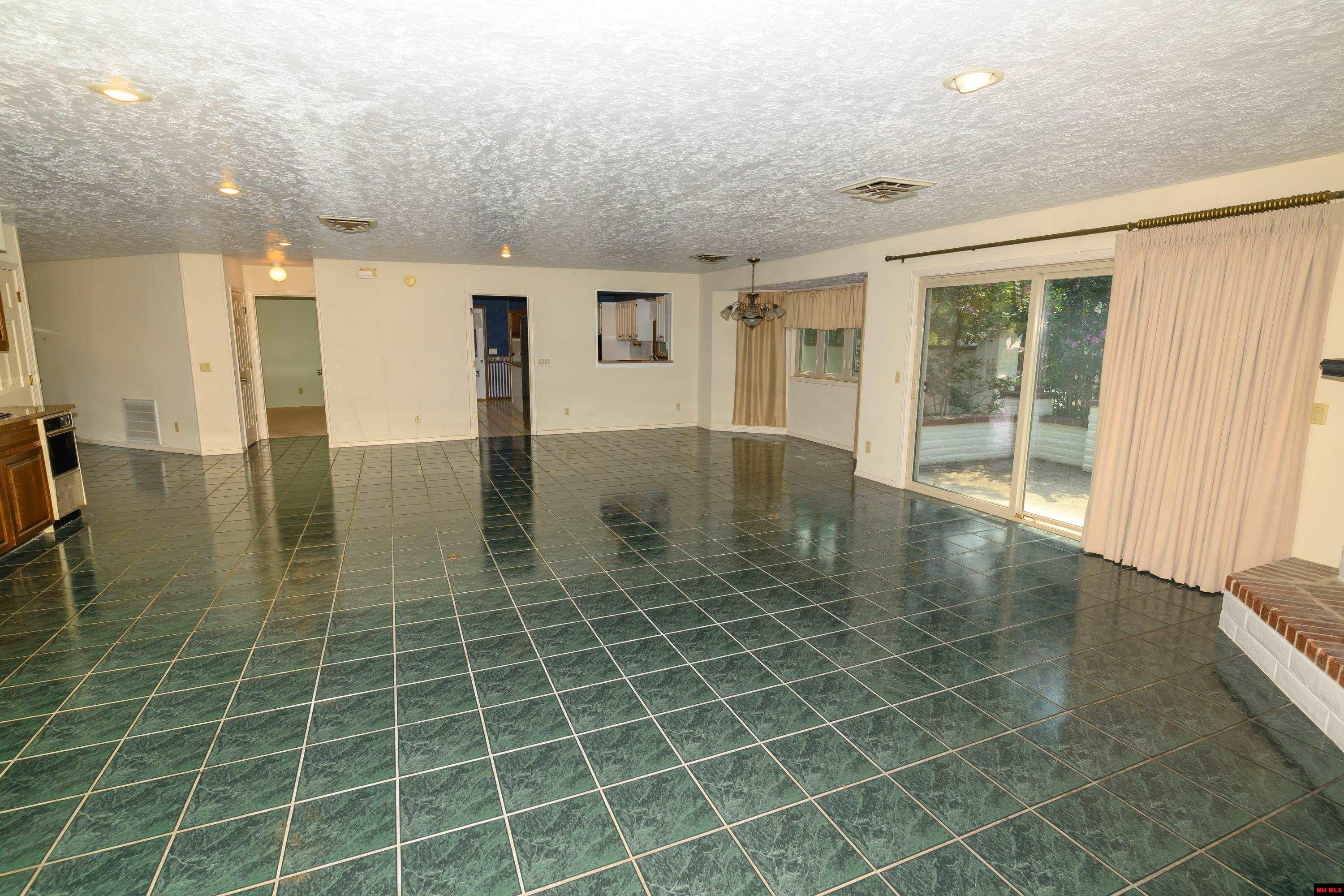 1301 PORTER LANE Mountain Home, AR