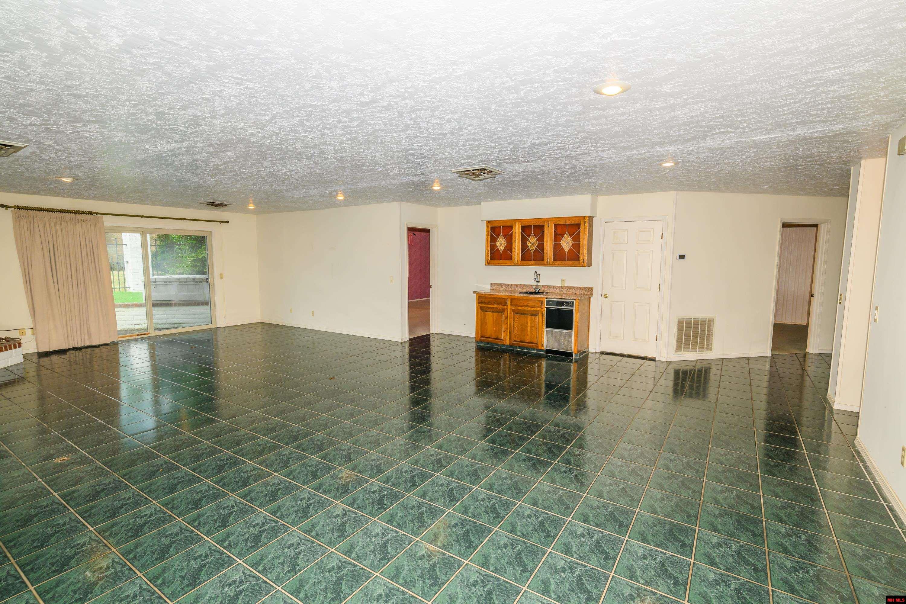 1301 PORTER LANE Mountain Home, AR