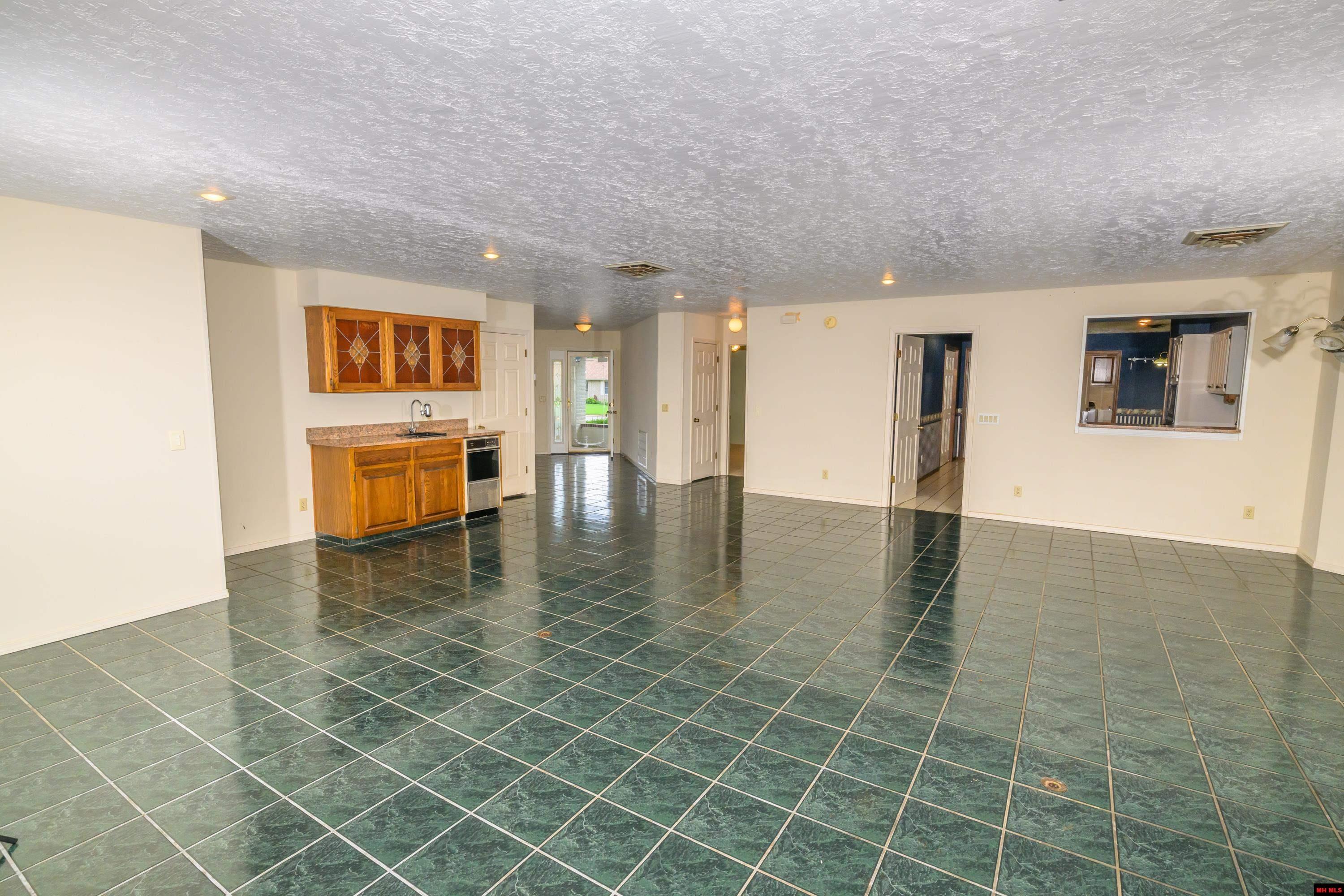 1301 PORTER LANE Mountain Home, AR