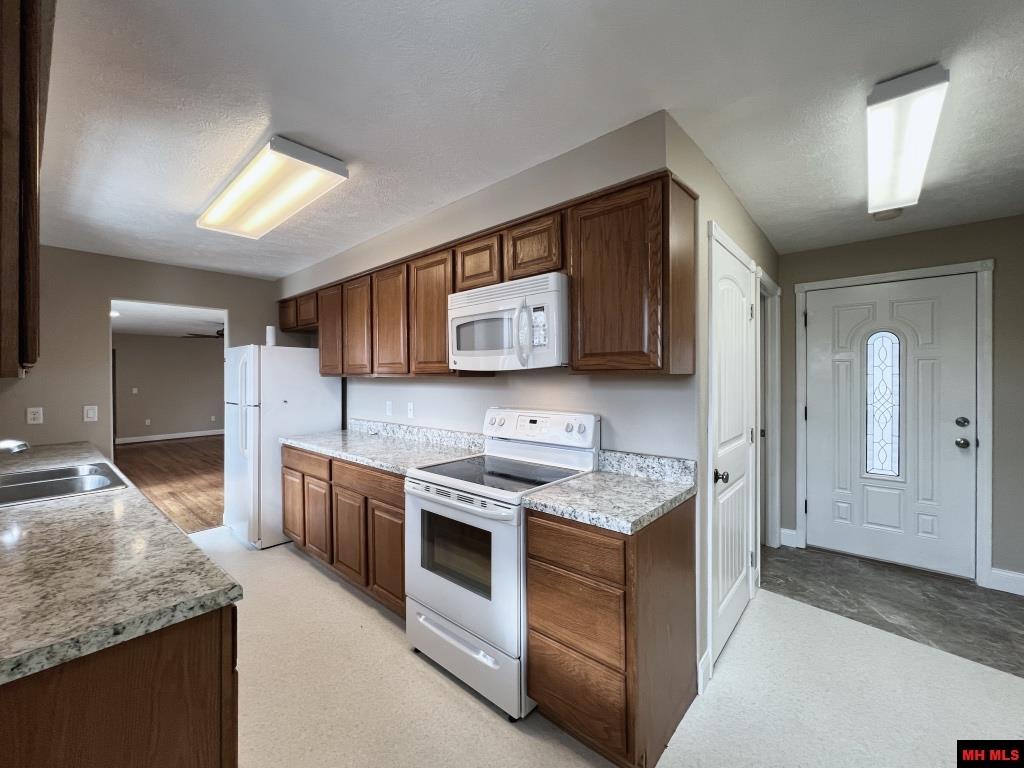 6392 HWY 62 WEST Gassville, AR