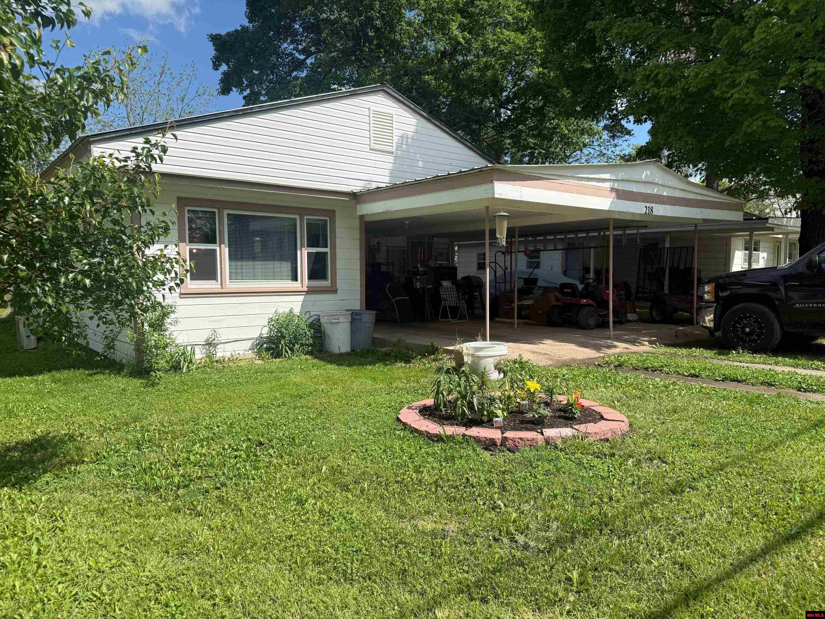 218 SOUTH THAYER AVE West Plains, MO