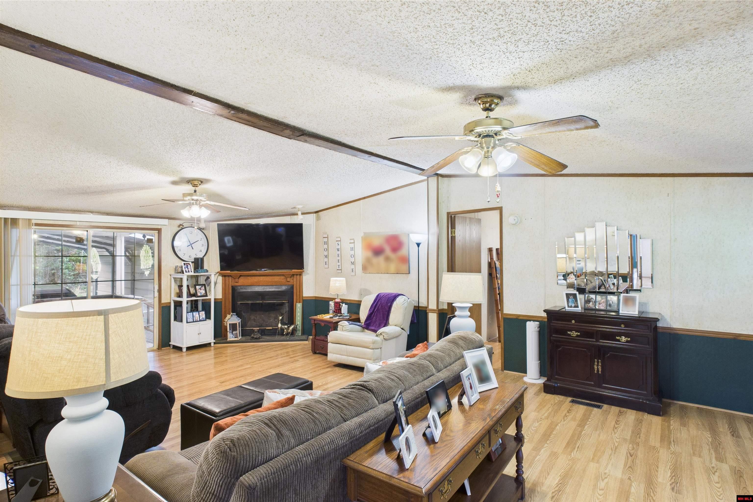 18 WINTER OAK DRIVE Elizabeth, AR 72531