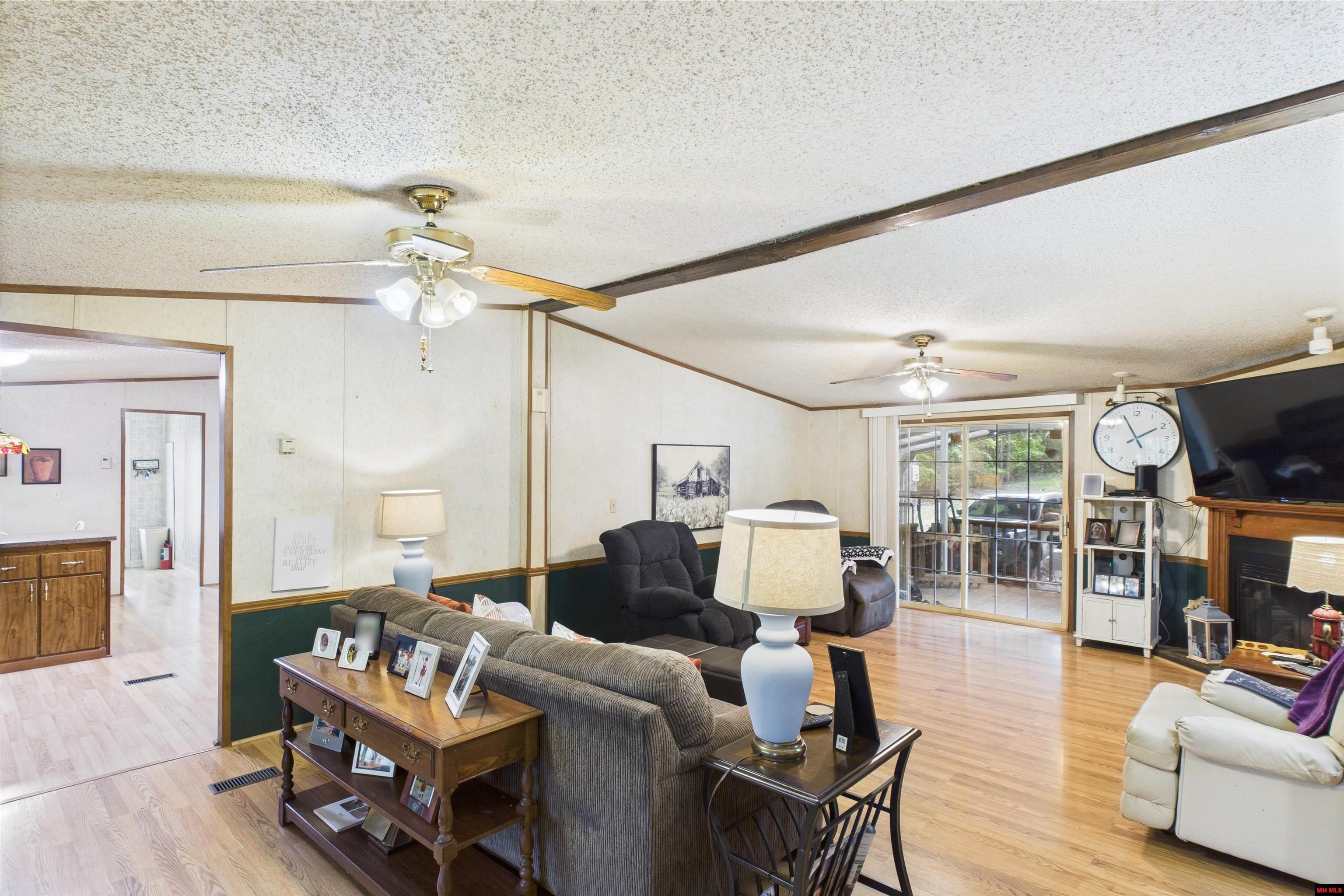 18 WINTER OAK DRIVE Elizabeth, AR 72531