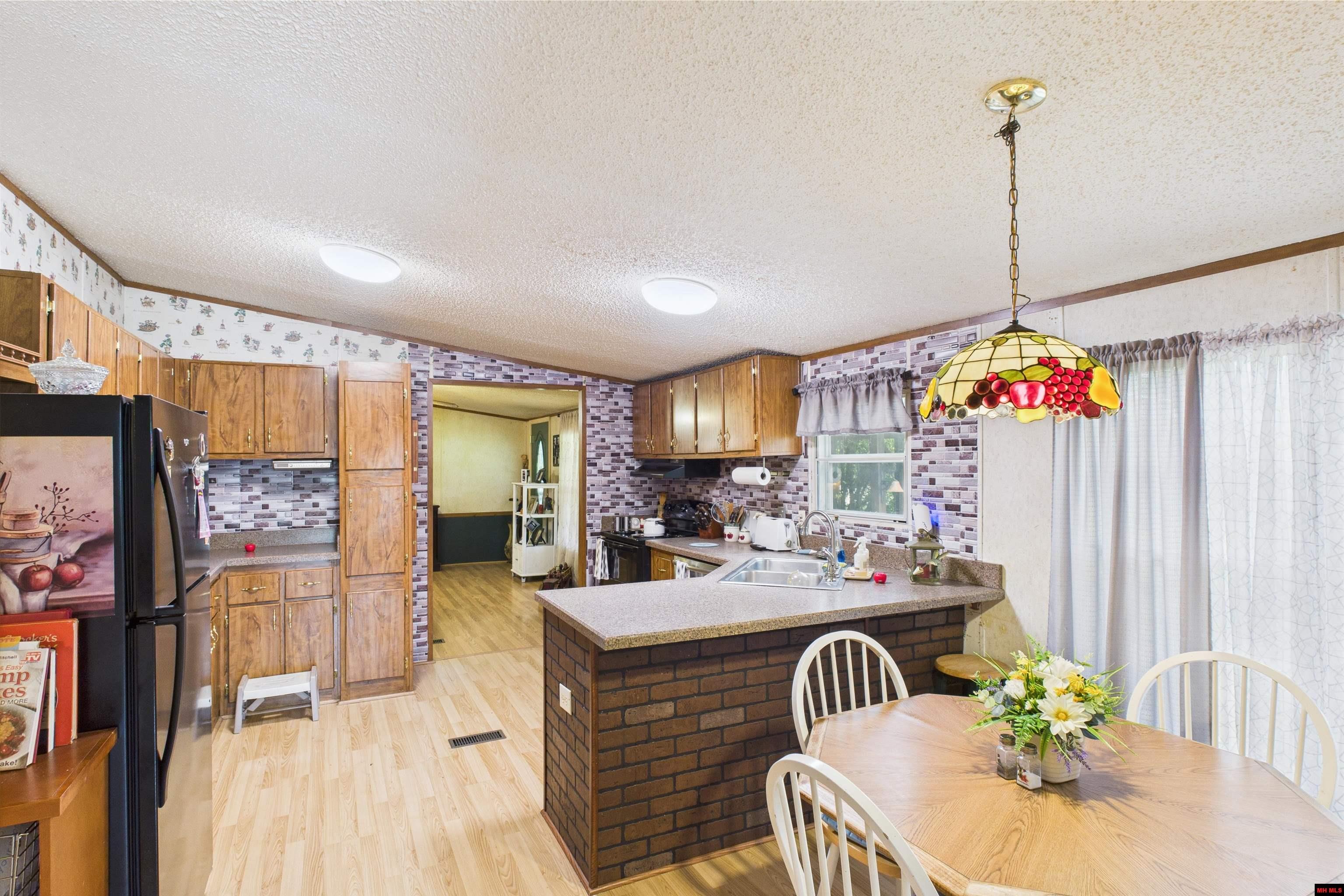 18 WINTER OAK DRIVE Elizabeth, AR 72531