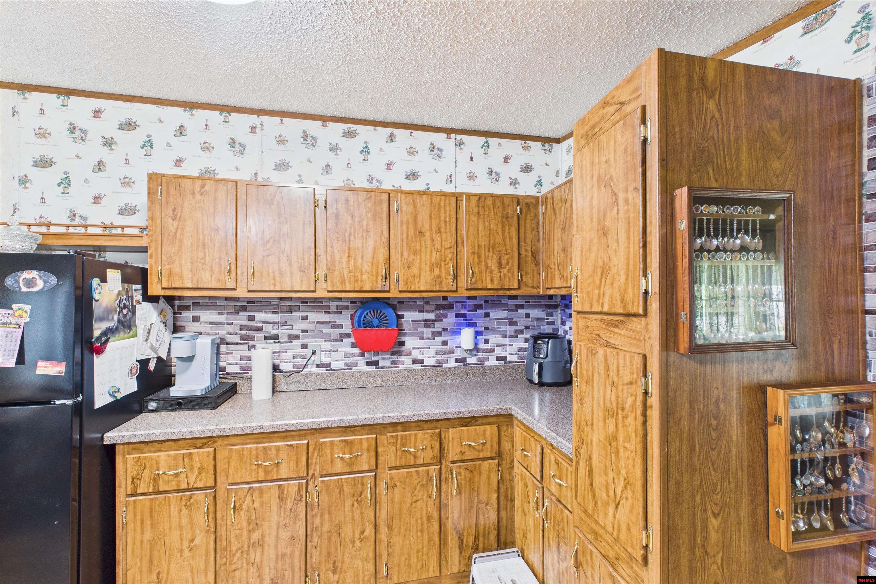 18 WINTER OAK DRIVE Elizabeth, AR 72531