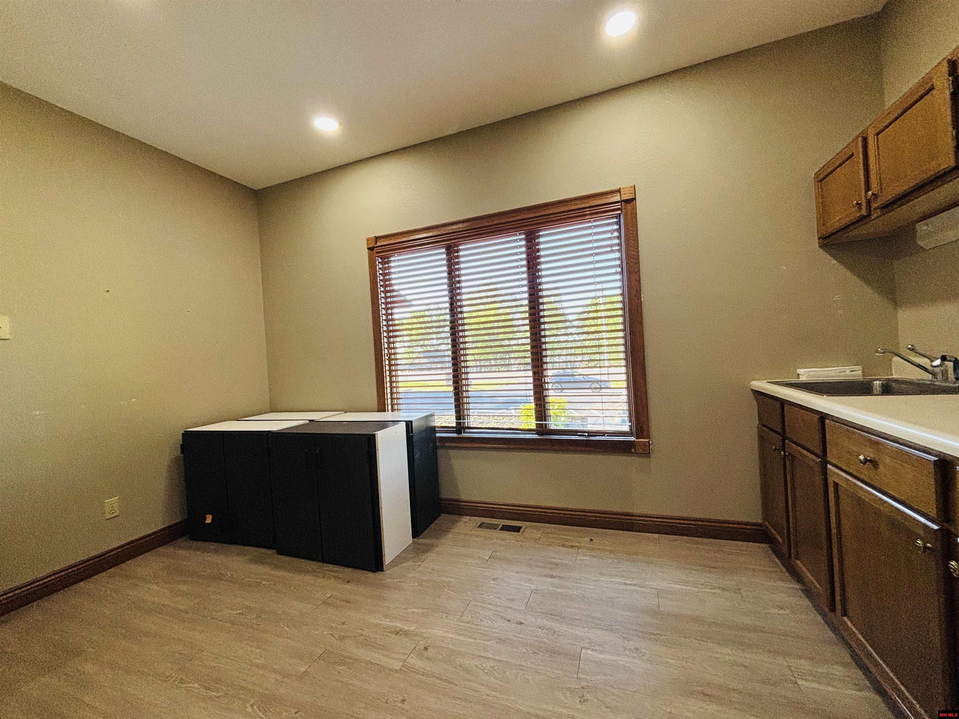 1629 HARDING BOULEVARD Cotter, AR